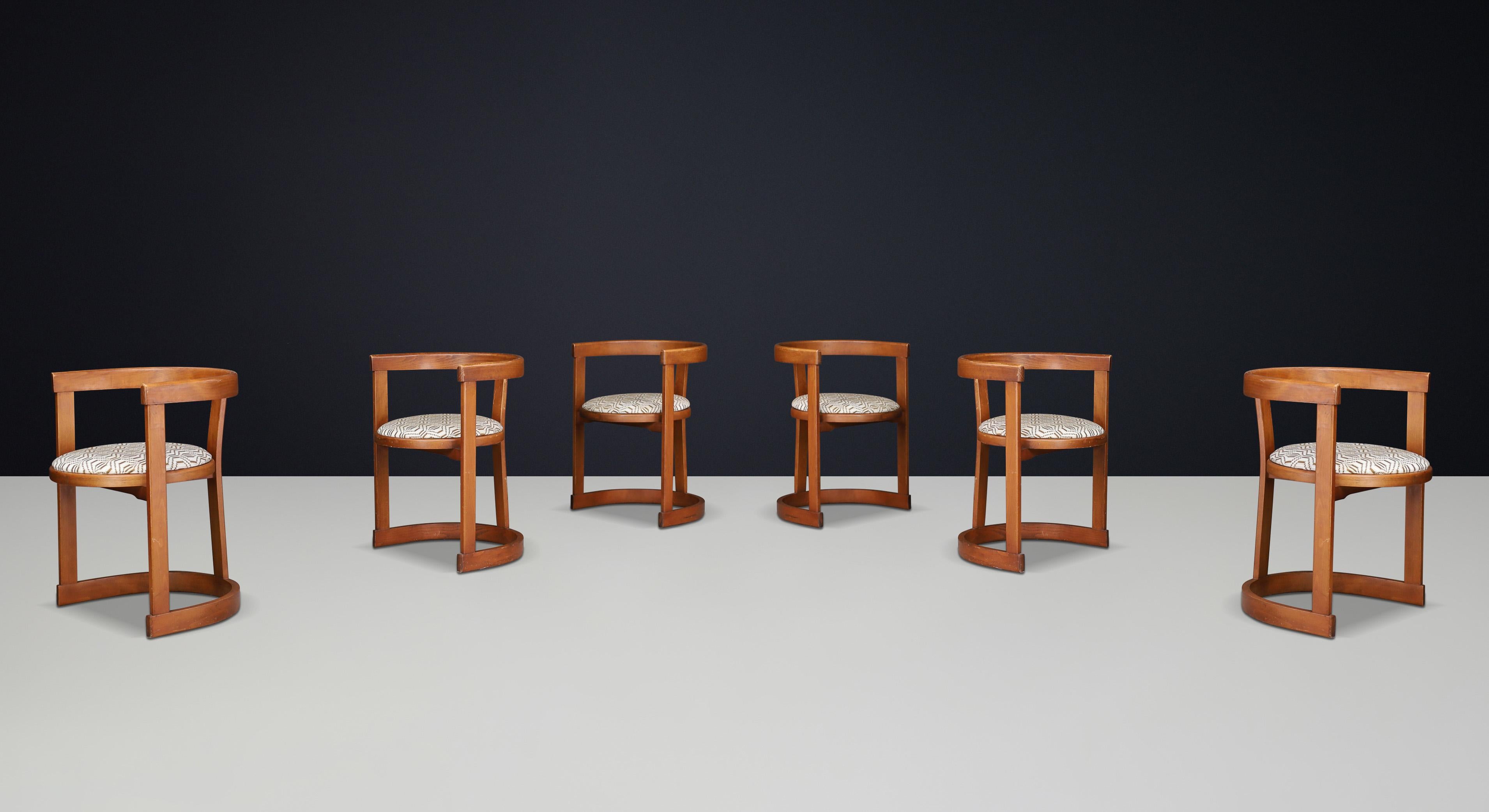 Mid-Century Modern Round-Shaped Dining Room Chairs in Wood and Original Upholstery, Italy, 1960s For Sale