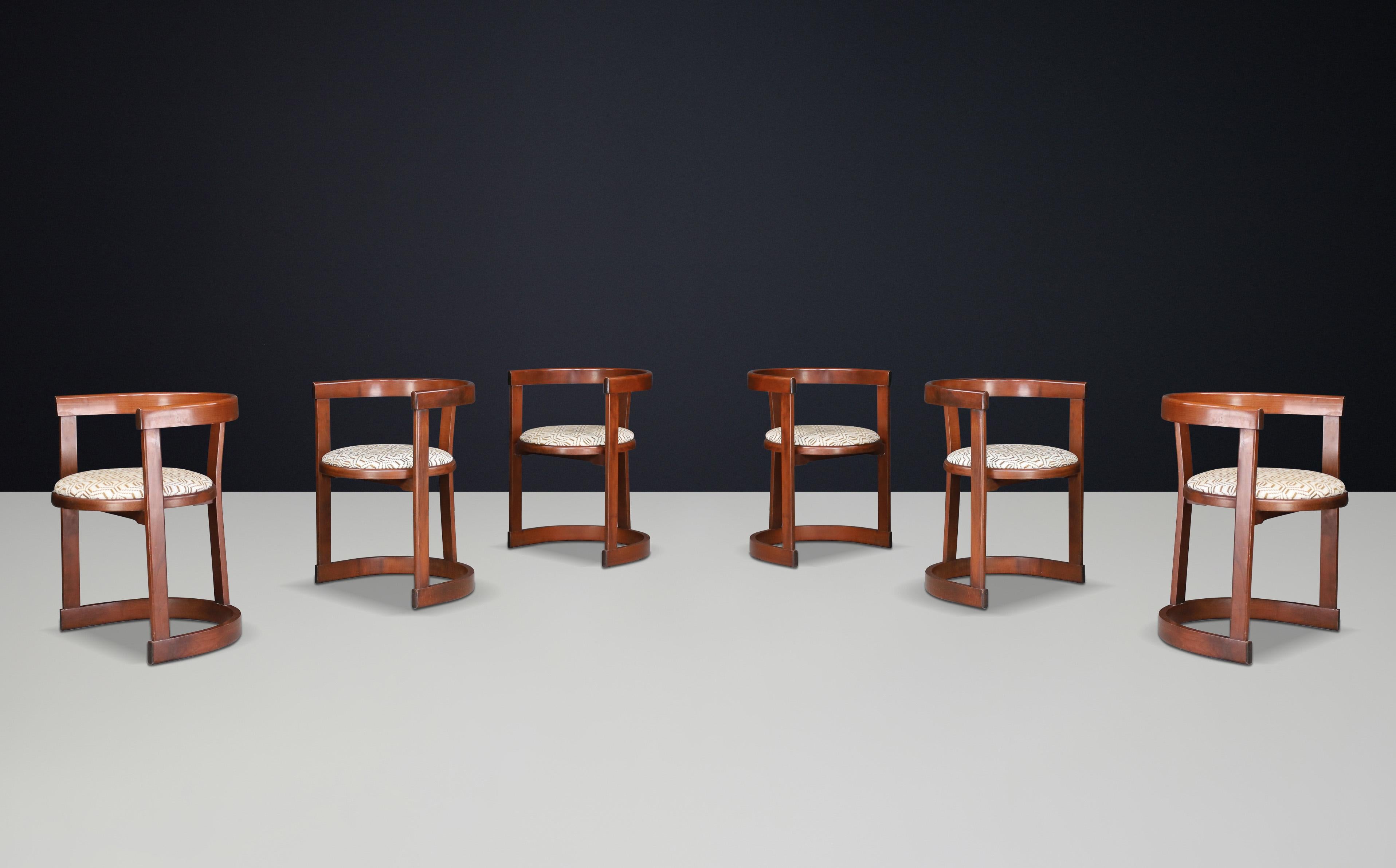 Mid-Century Modern Round-Shaped Dining Room Chairs in Wood and Original Upholstery, Italy, 1960s For Sale