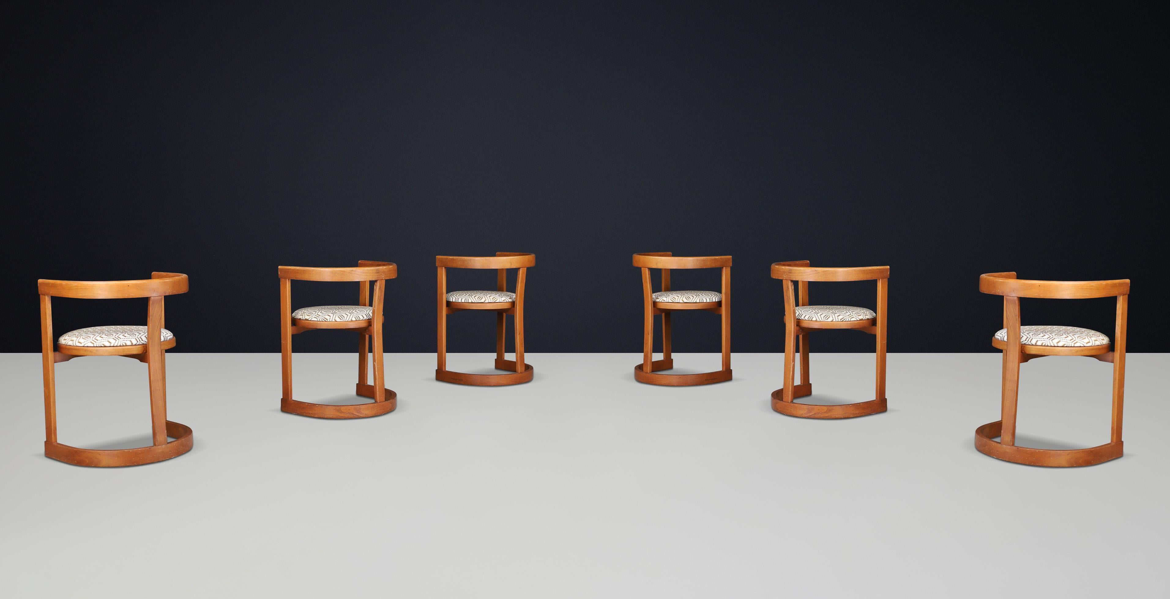 Italian Round-Shaped Dining Room Chairs in Wood and Original Upholstery, Italy, 1960s For Sale