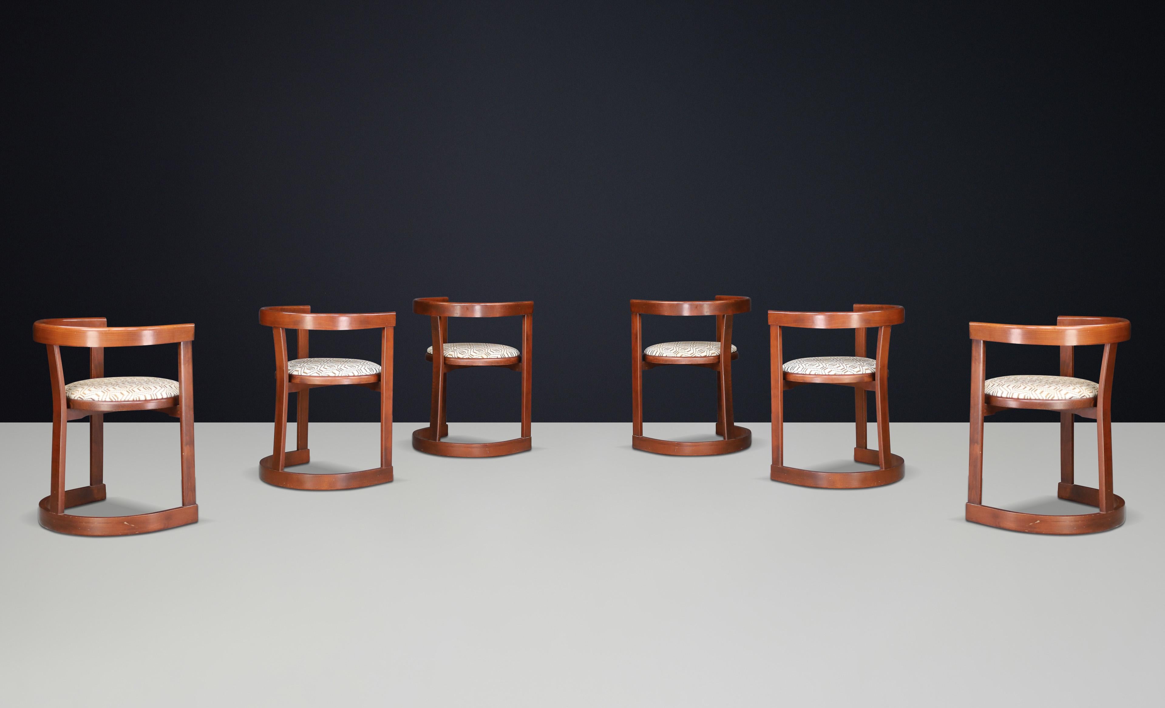 Italian Round-Shaped Dining Room Chairs in Wood and Original Upholstery, Italy, 1960s For Sale