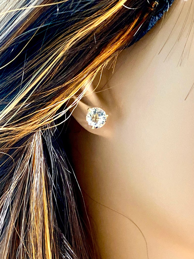 Round Shaped Morganite Set in Yellow Gold Stud Earrings Weighing 2.40 Carat 3