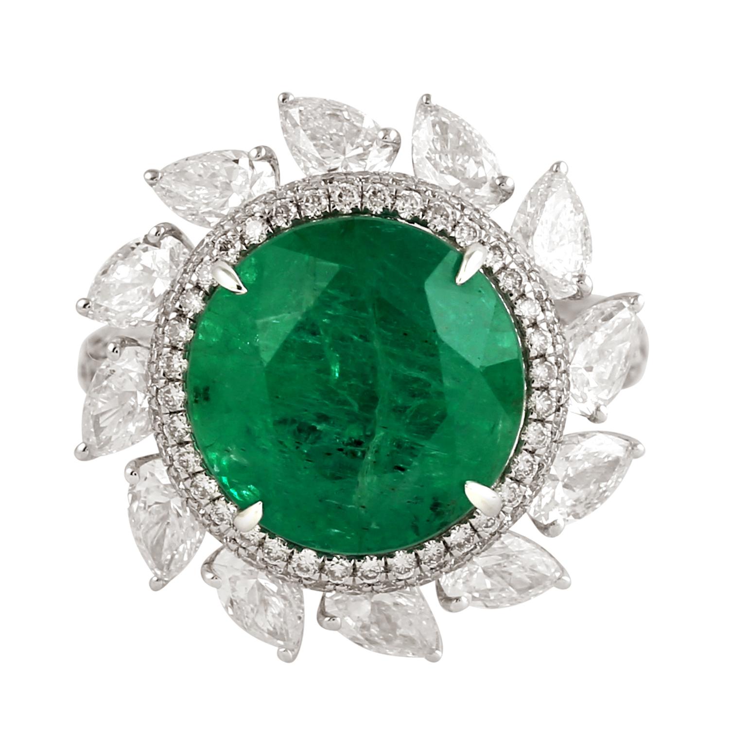 Women's Round Shaped Zambian Emerald Cocktail Ring With Pear Shaped Diamonds For Sale