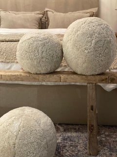 Round Sheepskin Accent Pillow in Ivory Natural