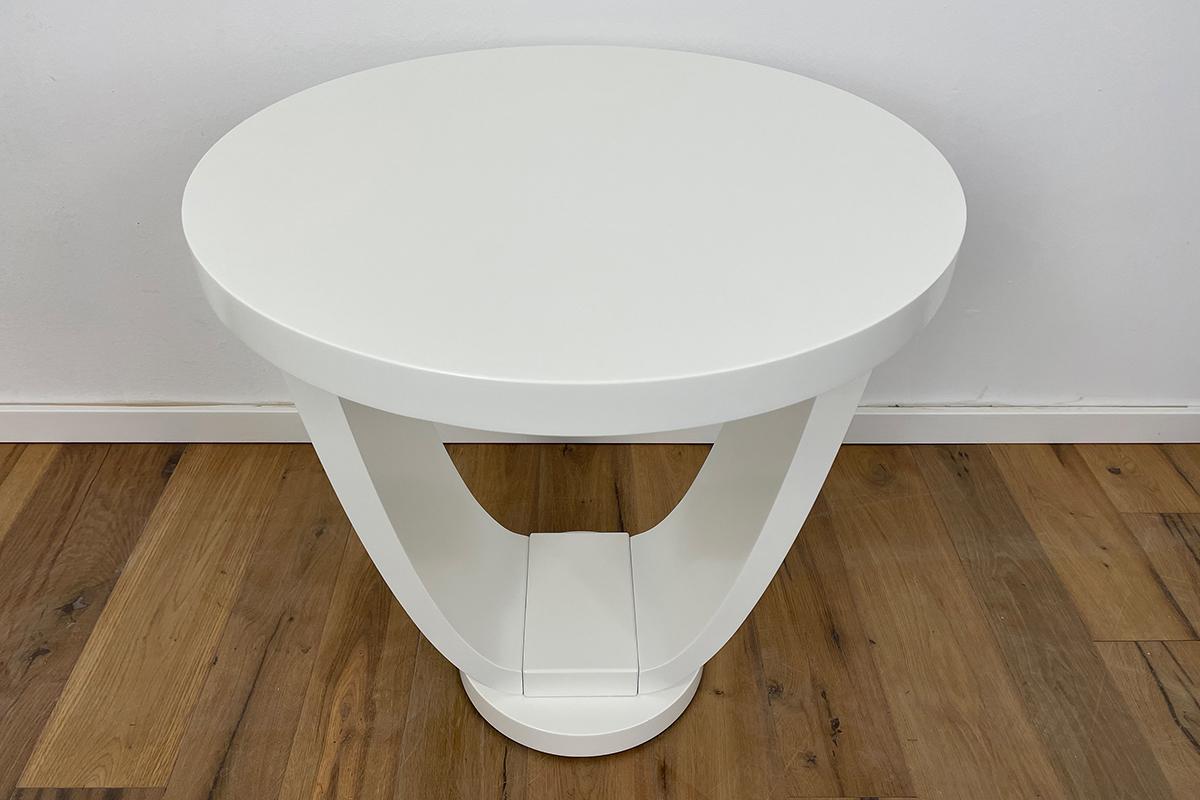 German Round Side Table Art Deco Style in White by Tischlerei Hänsdieke For Sale