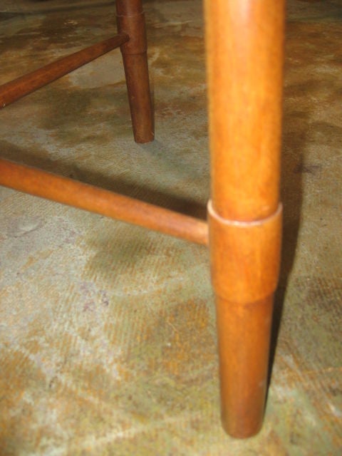 Round Side Table Attributed to William Haines In Good Condition For Sale In Dallas, TX