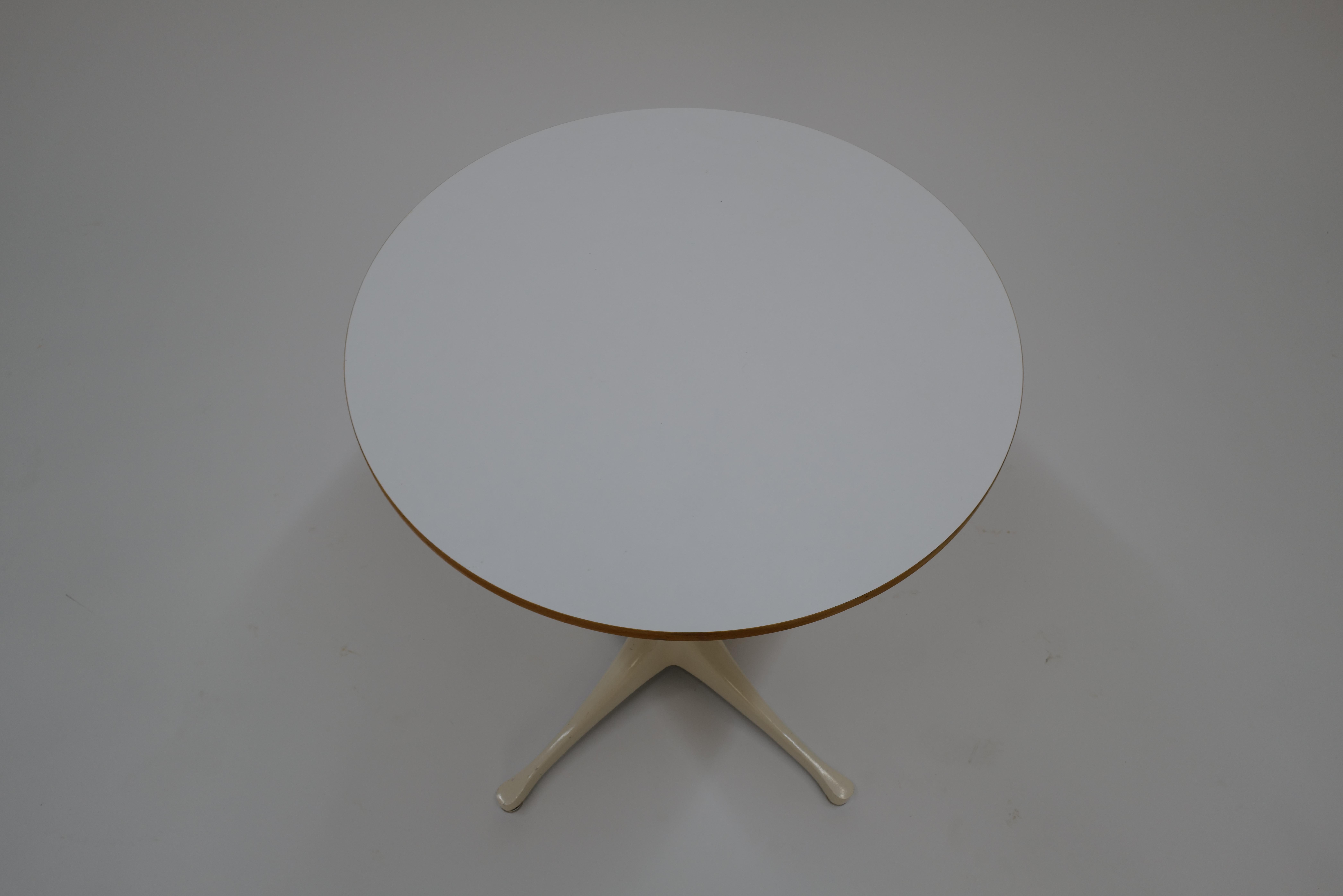 Mid-Century Modern Round Side Table by George Nelson for Herman Miller For Sale