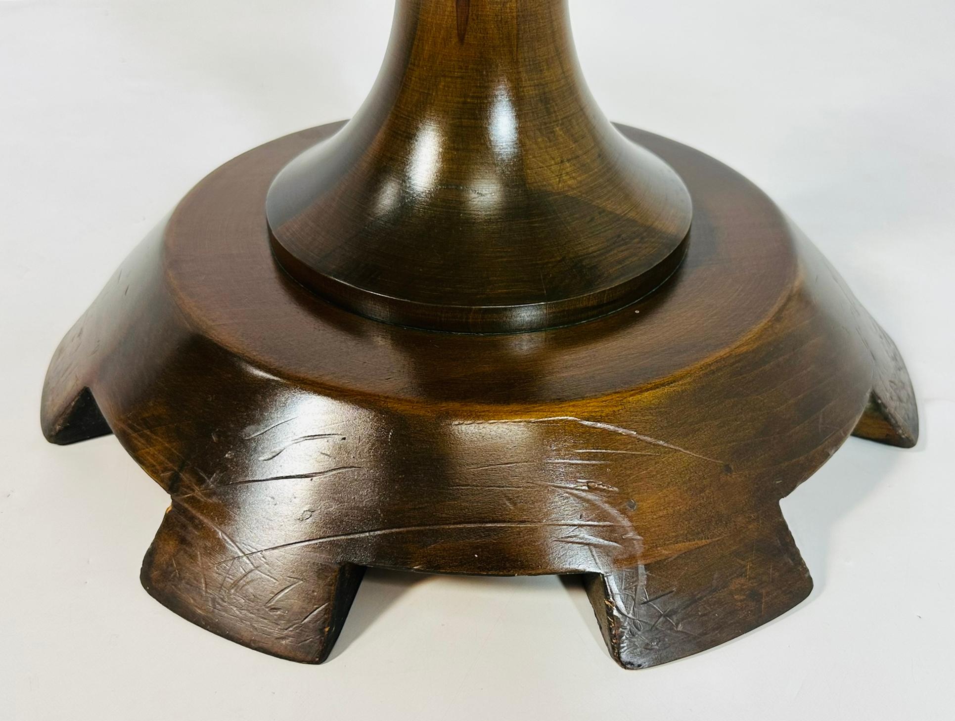 Runder Beistelltisch von Raymond Enkeboll, USA 1940er Jahre (Holz) im Angebot