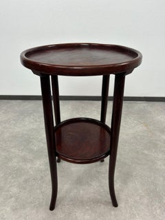 Round side table by Thonet