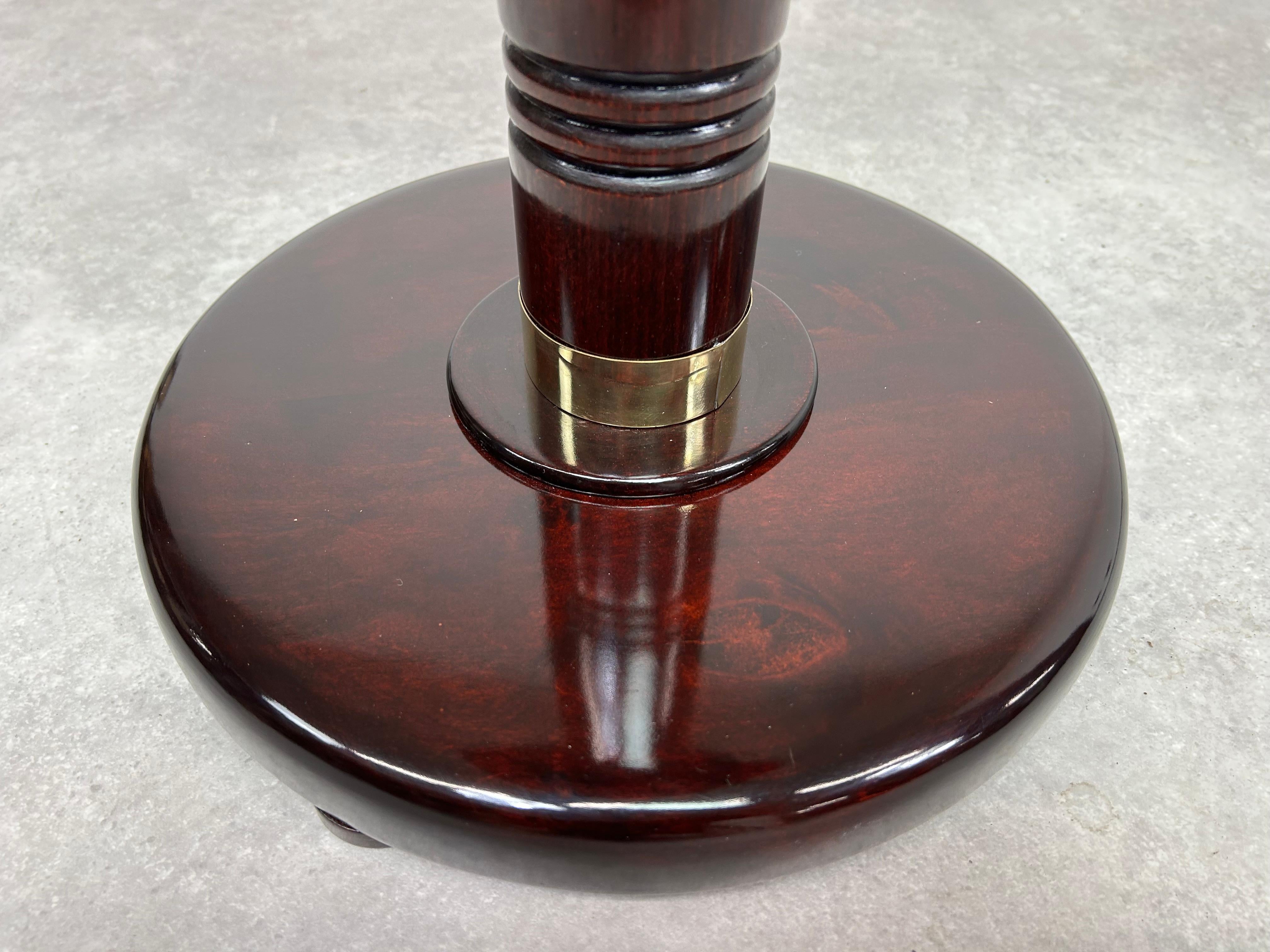 Autrichien Table d'appoint ronde de Thonet en vente