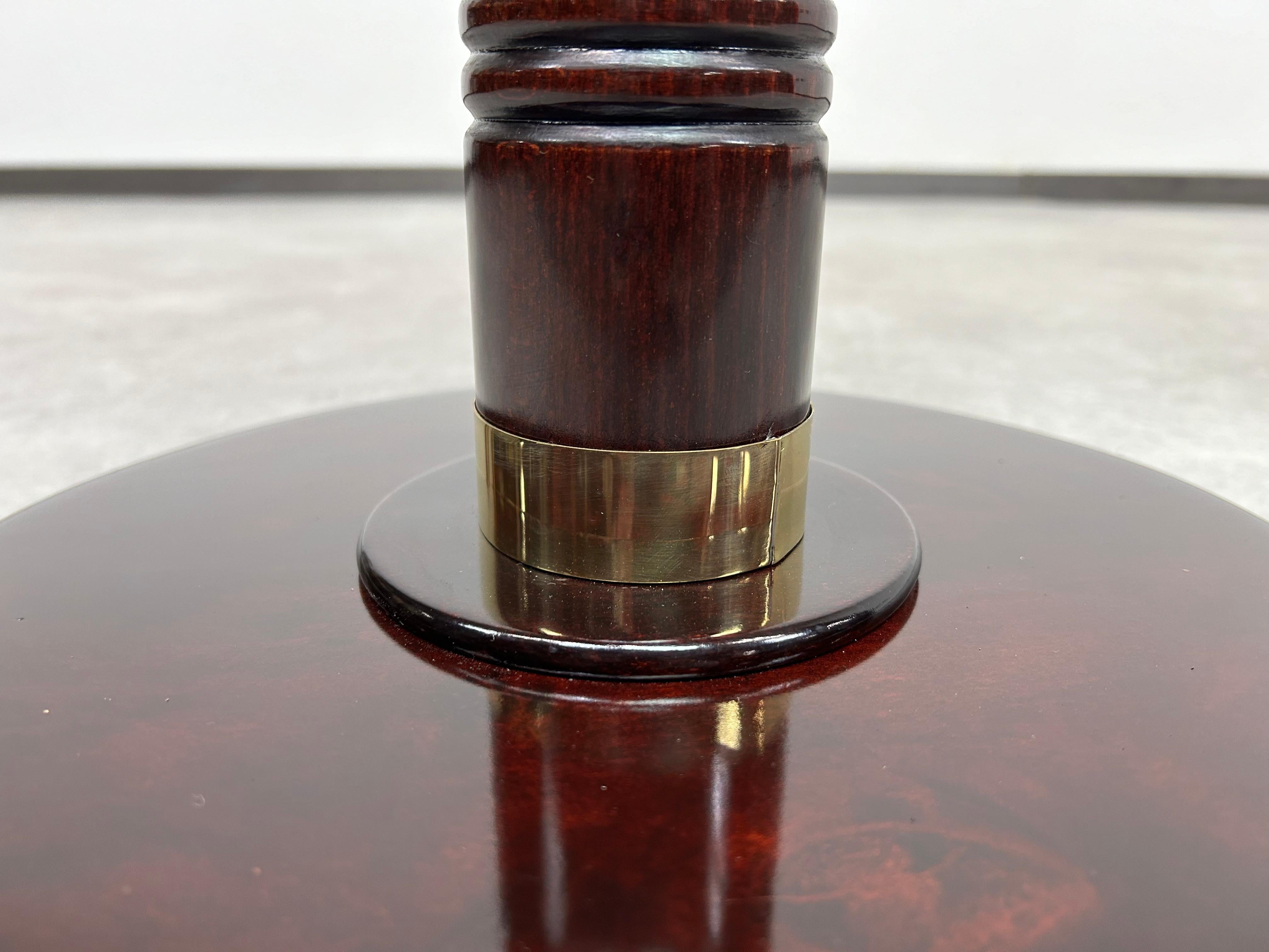 Table d'appoint ronde de Thonet Excellent état - En vente à Banská Štiavnica, SK