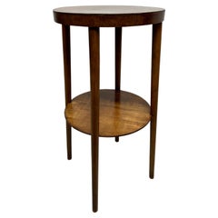 Round side table by Thonet Mundus
