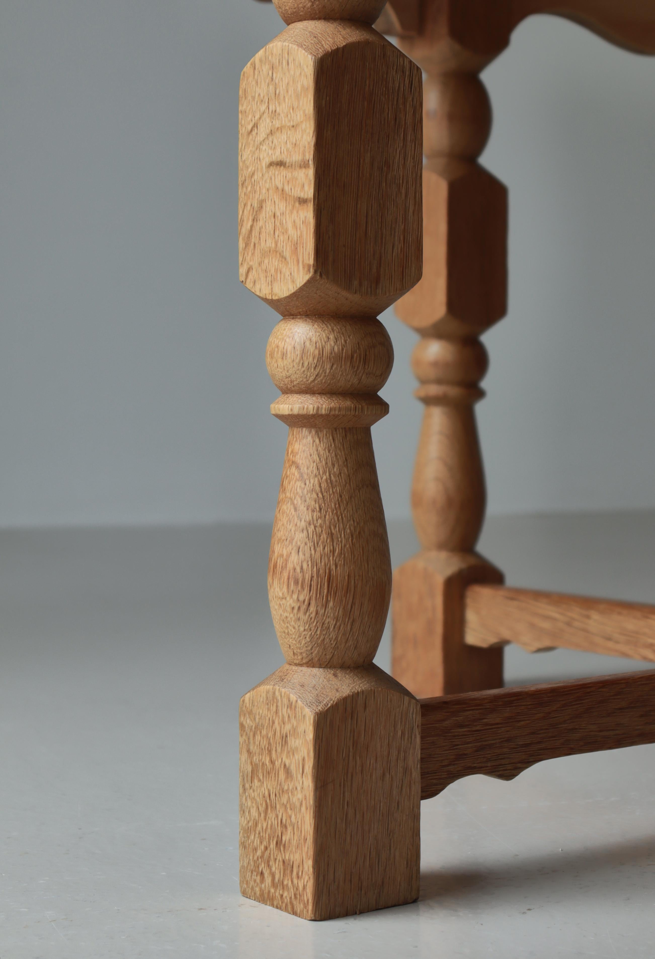 Round Side Table in Quartersawn Oak by Henry Kjærnulf, 1960s, Denmark For Sale 4