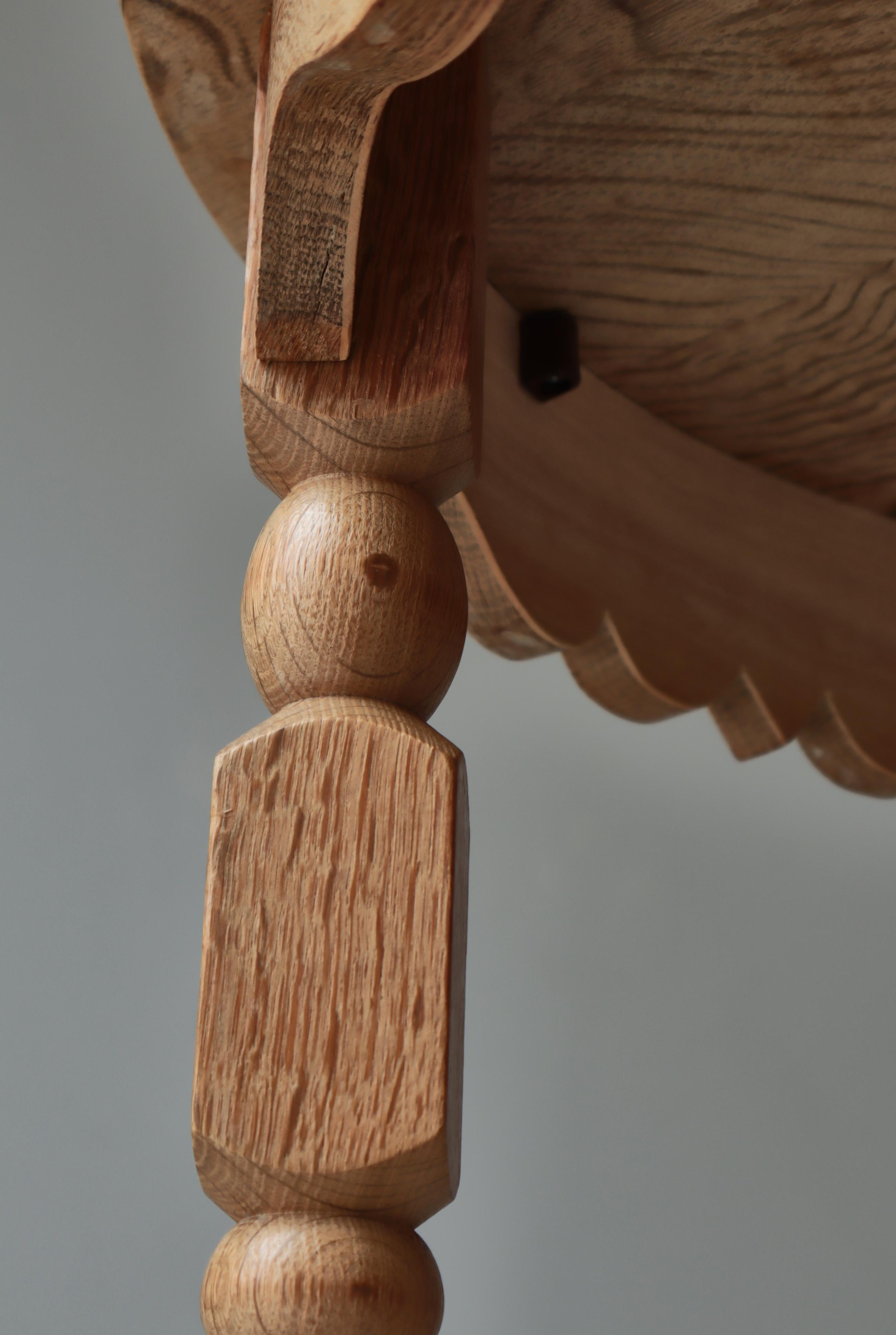 Round Side Table in Quartersawn Oak by Henry Kjærnulf, 1960s, Denmark For Sale 5