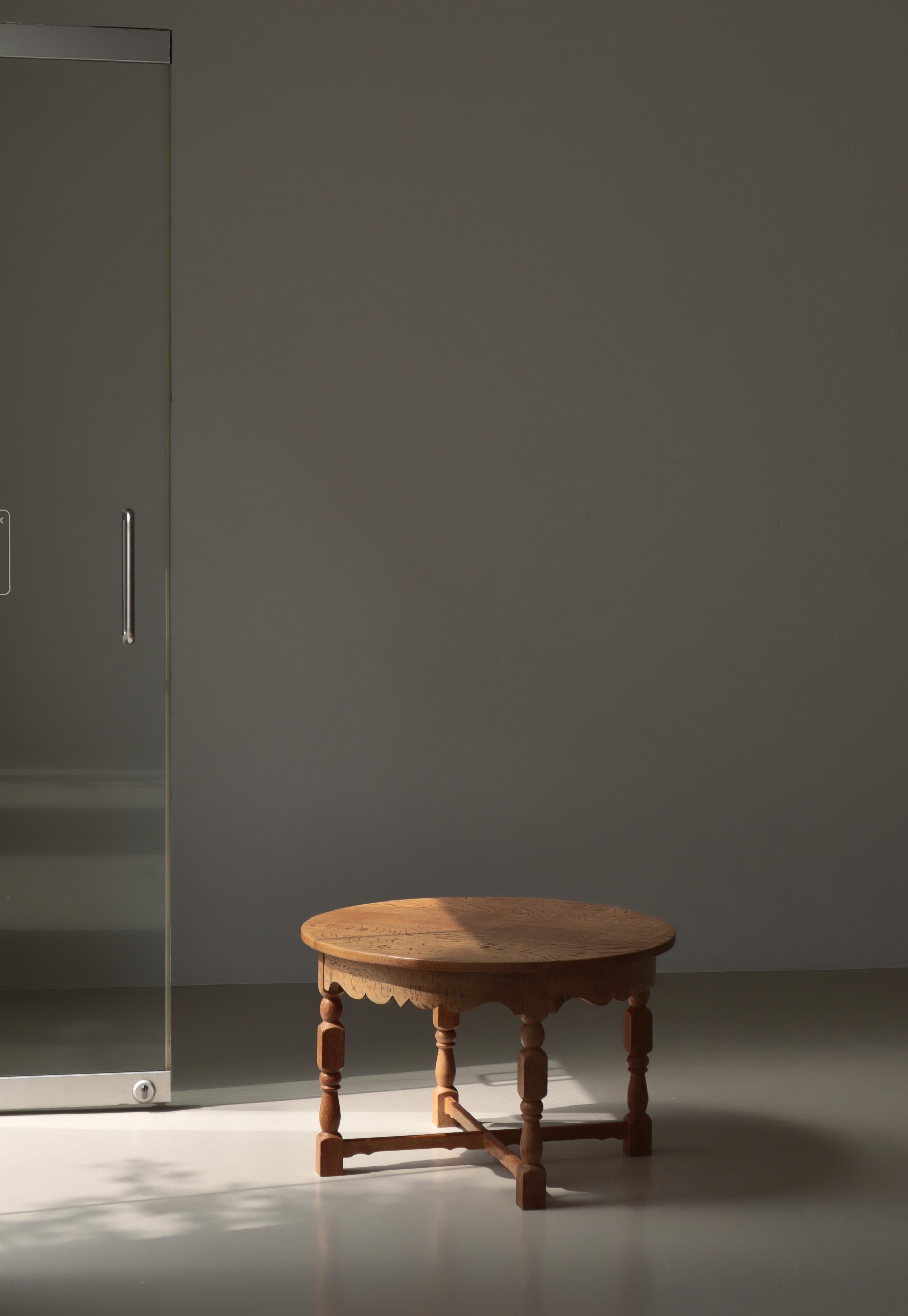 Round Side Table in Quartersawn Oak by Henry Kjærnulf, 1960s, Denmark For Sale 8