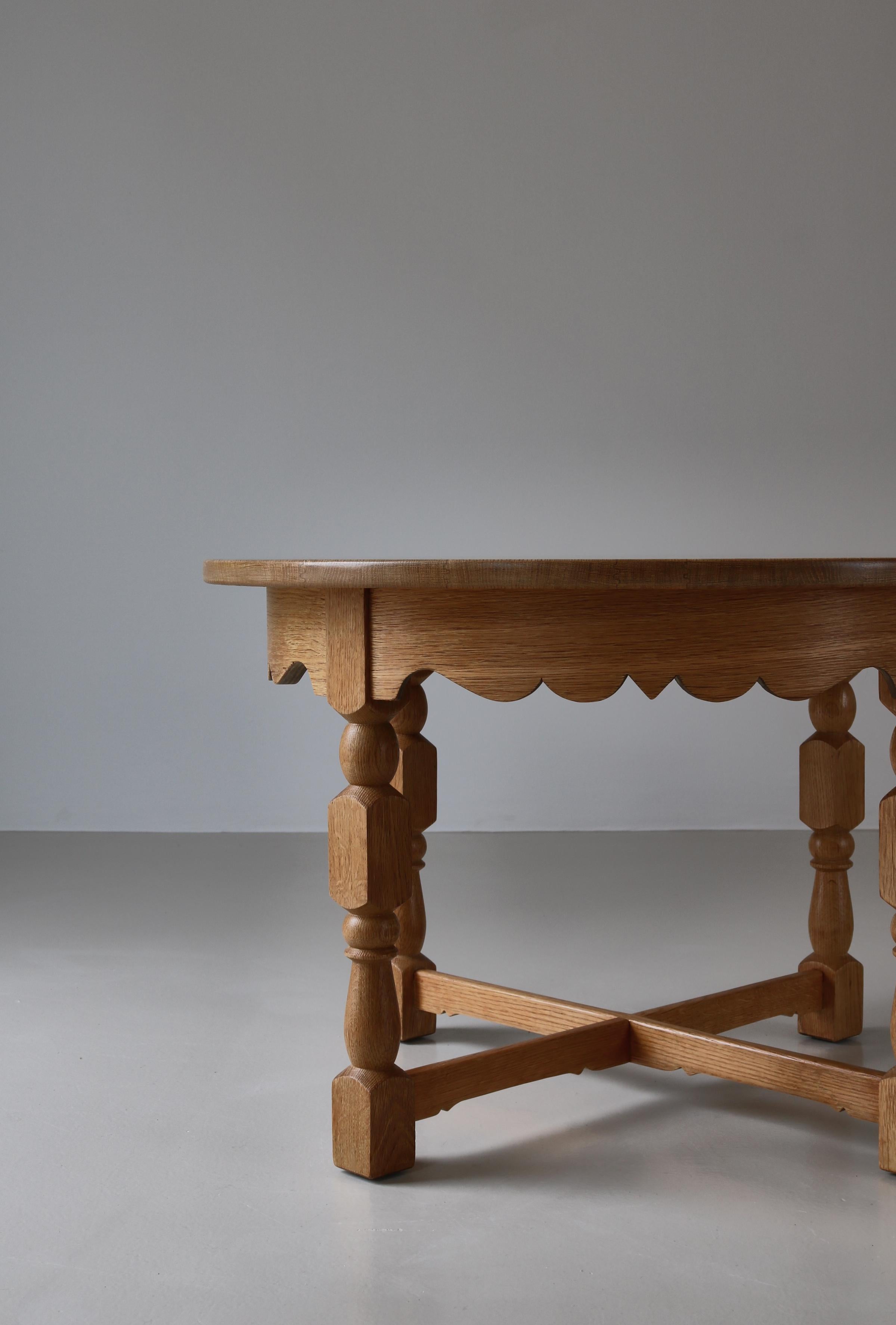 Round Side Table in Quartersawn Oak by Henry Kjærnulf, 1960s, Denmark For Sale 3