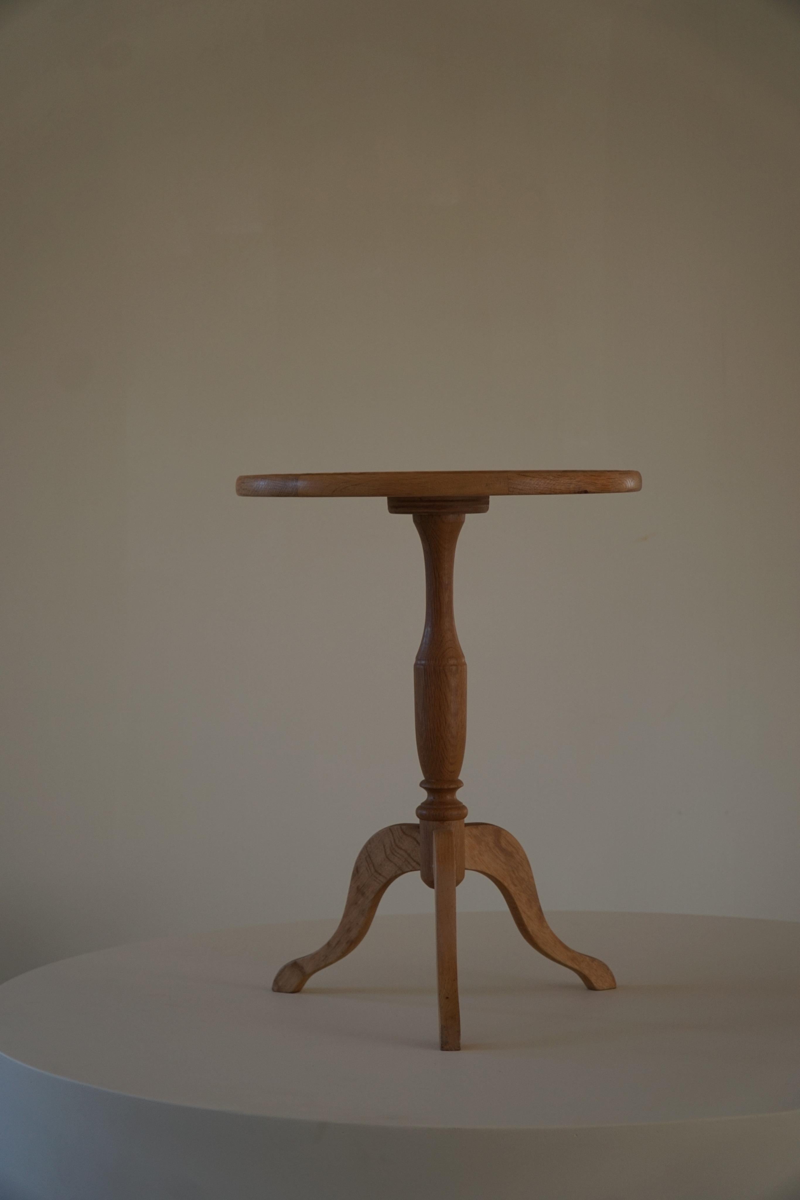 Round Side Table in Solid Oak, Anton Kildeberg, Midcentury, Model 210, 1960s 3
