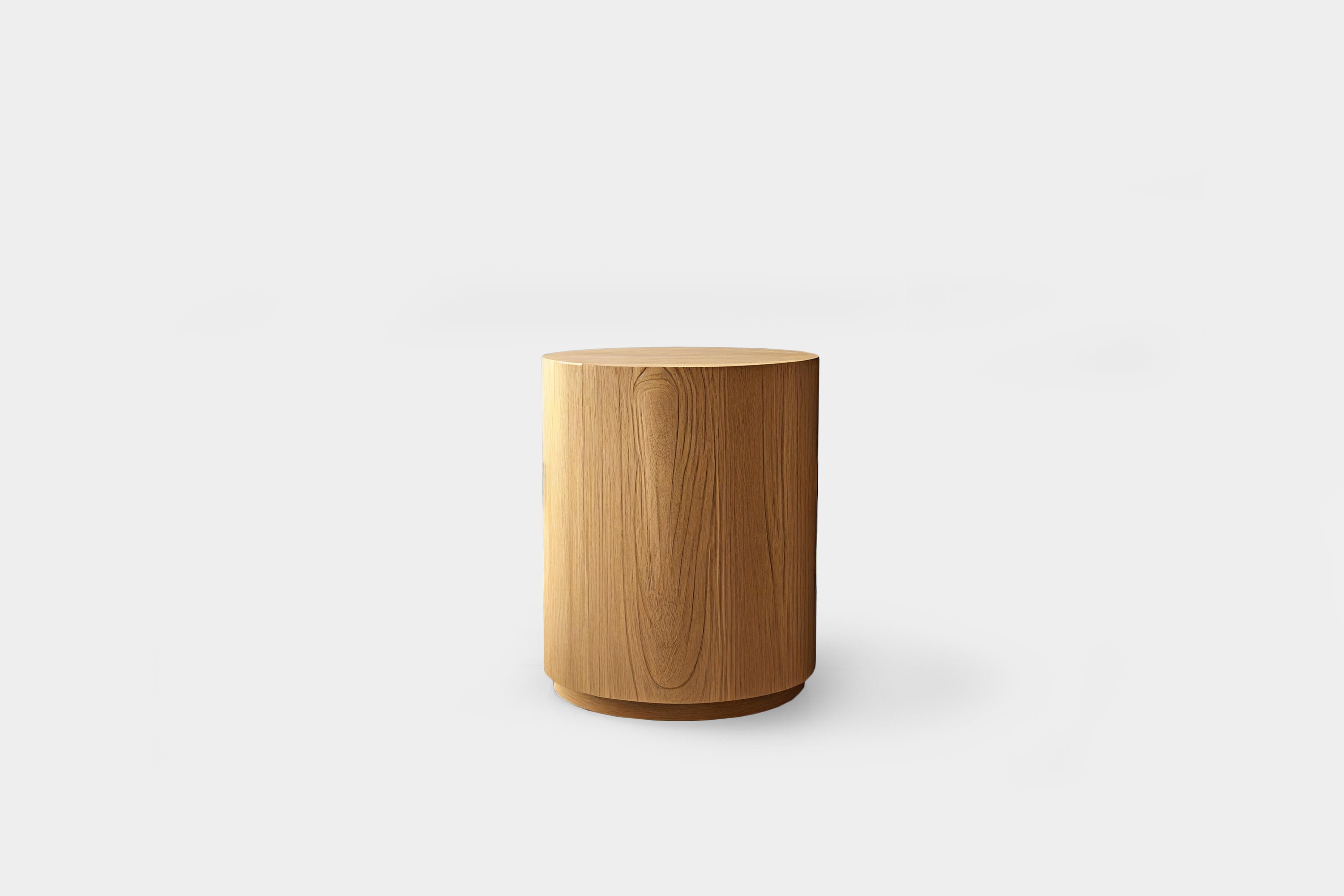 Contemporary Round Side Table Made of Oak Veneer by Nono Furniture For Sale