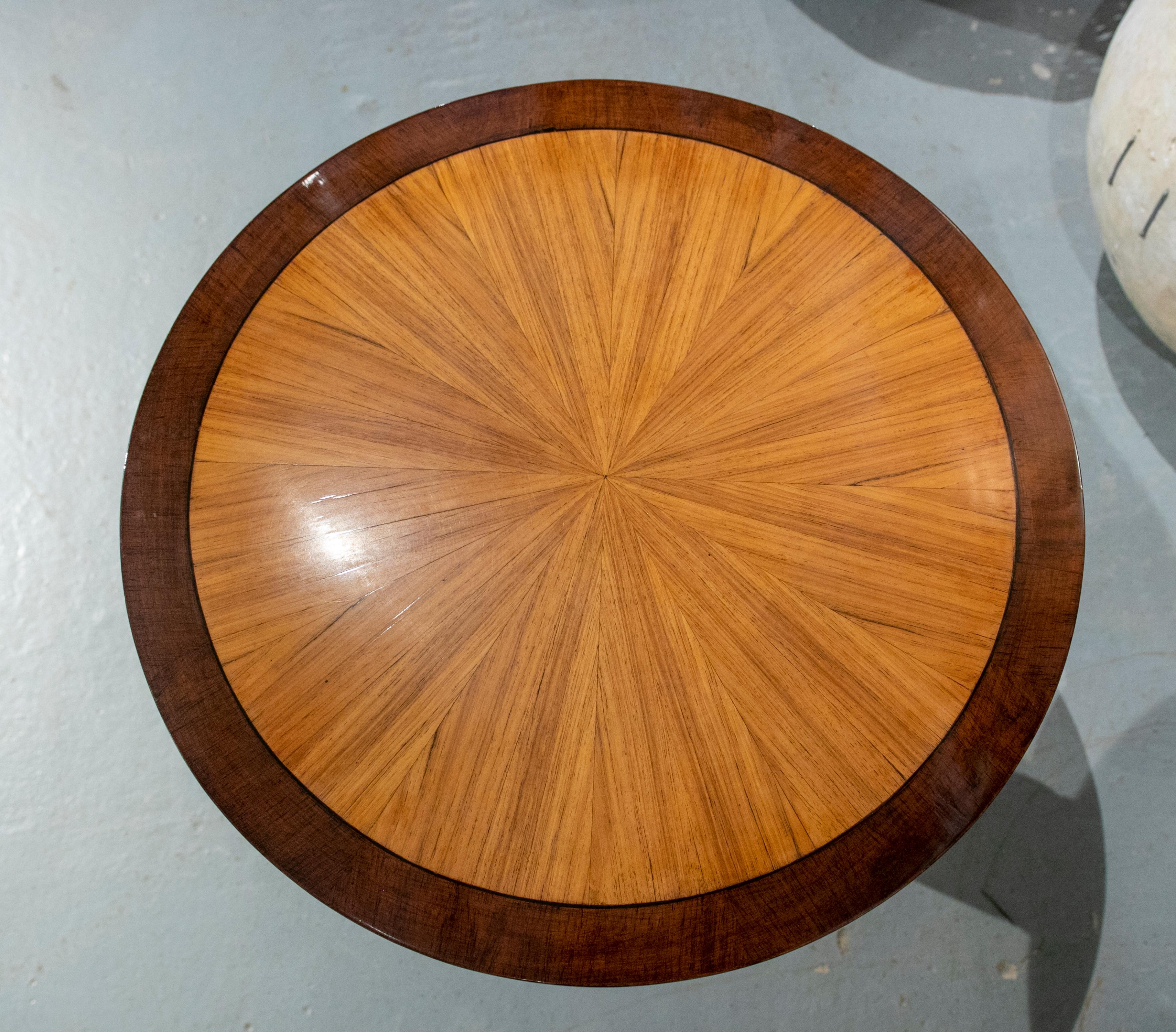 Round Side Table Made of Three Types of Wood  For Sale 2