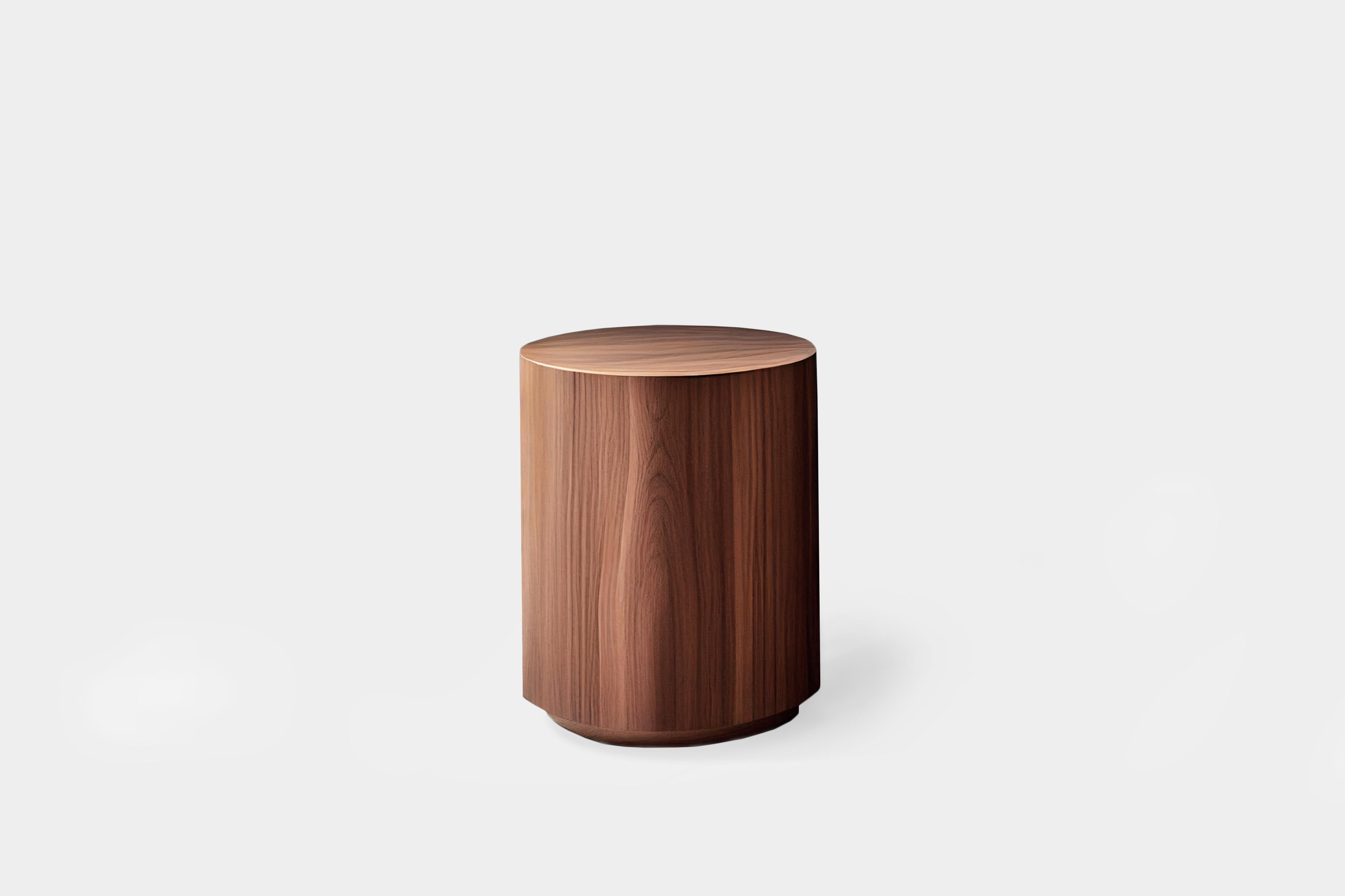 Runder Beistelltisch aus Nussbaumfurnier von Nono Furniture im Zustand „Neu“ im Angebot in Ciudad de México, CDMX