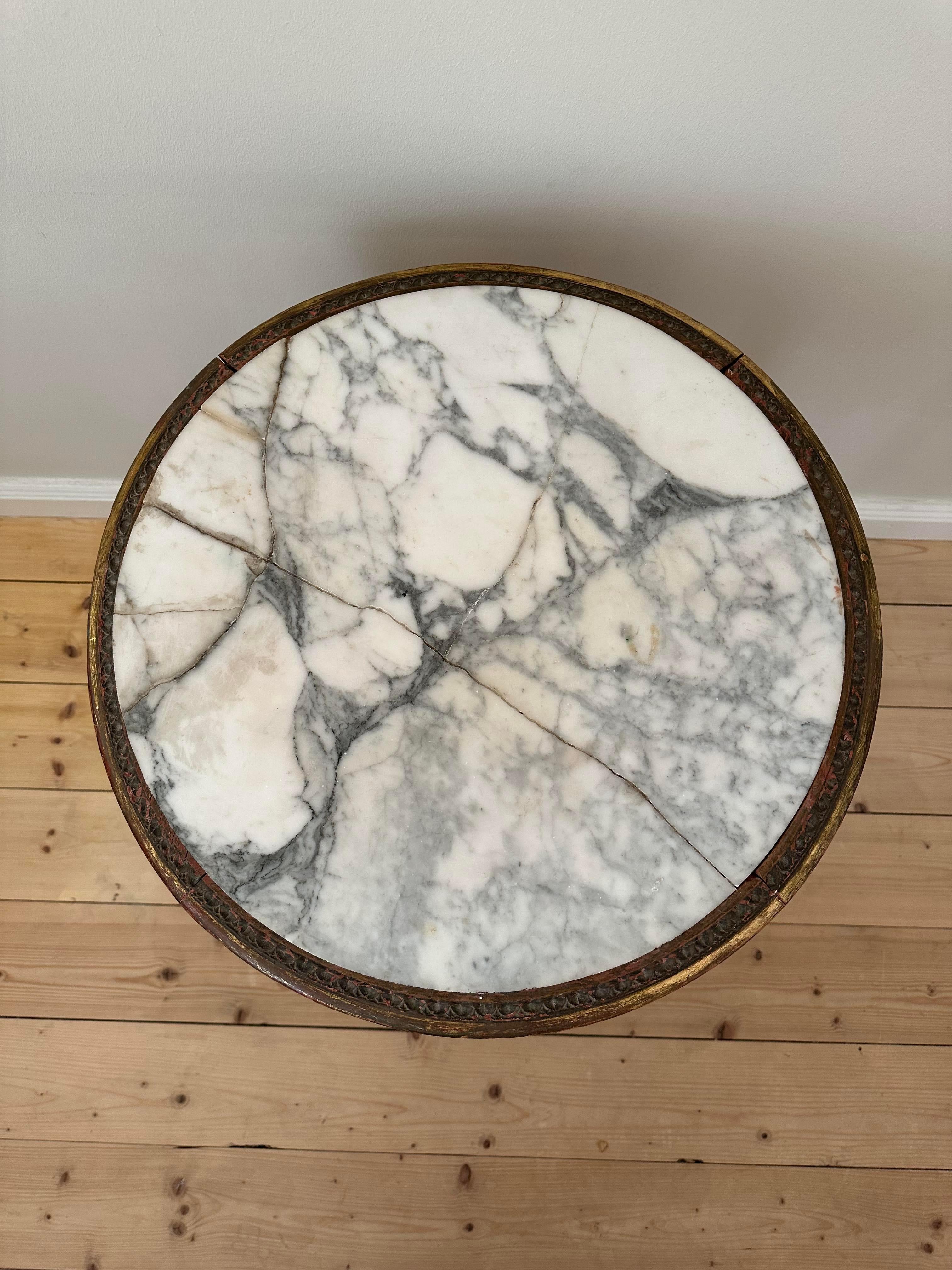 Painted Round side table white marble For Sale
