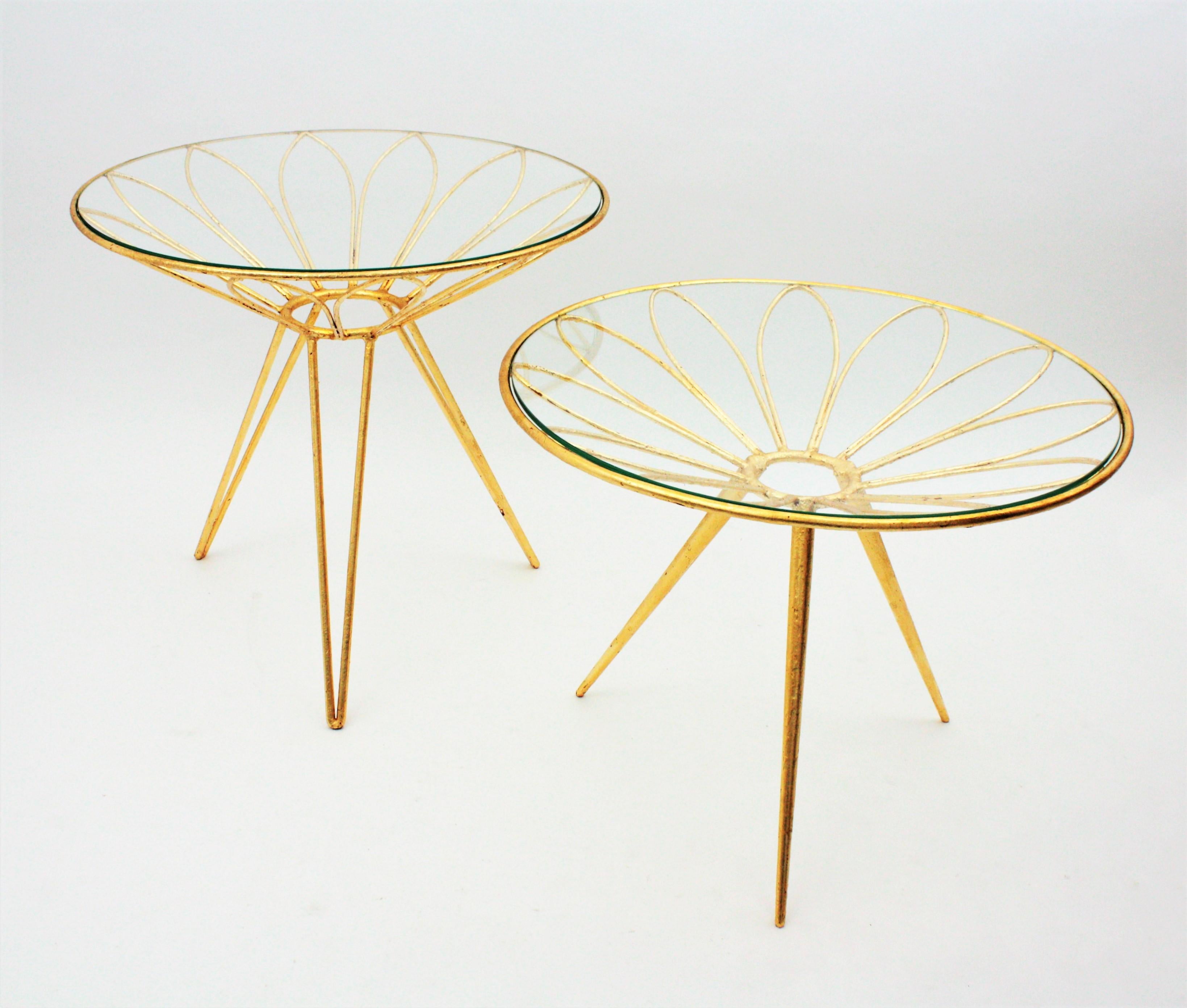 French Side Tables in Gilt Iron Daisy Flower Design, 1950s In Good Condition For Sale In Barcelona, ES