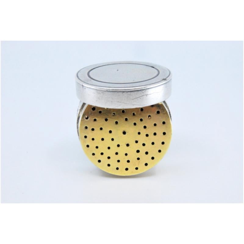 Round silver and gold vinaigrette box from the George III period In Good Condition For Sale In Porto, PT