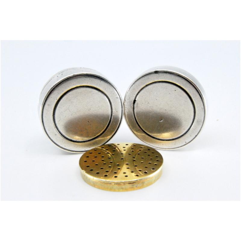 19th Century Round silver and gold vinaigrette box from the George III period For Sale