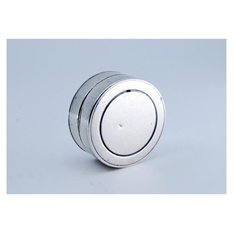 Round silver and gold vinaigrette box from the George III period For Sale 2