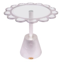 Round Silver Leaf Side Table – Scalloped Floral Design
