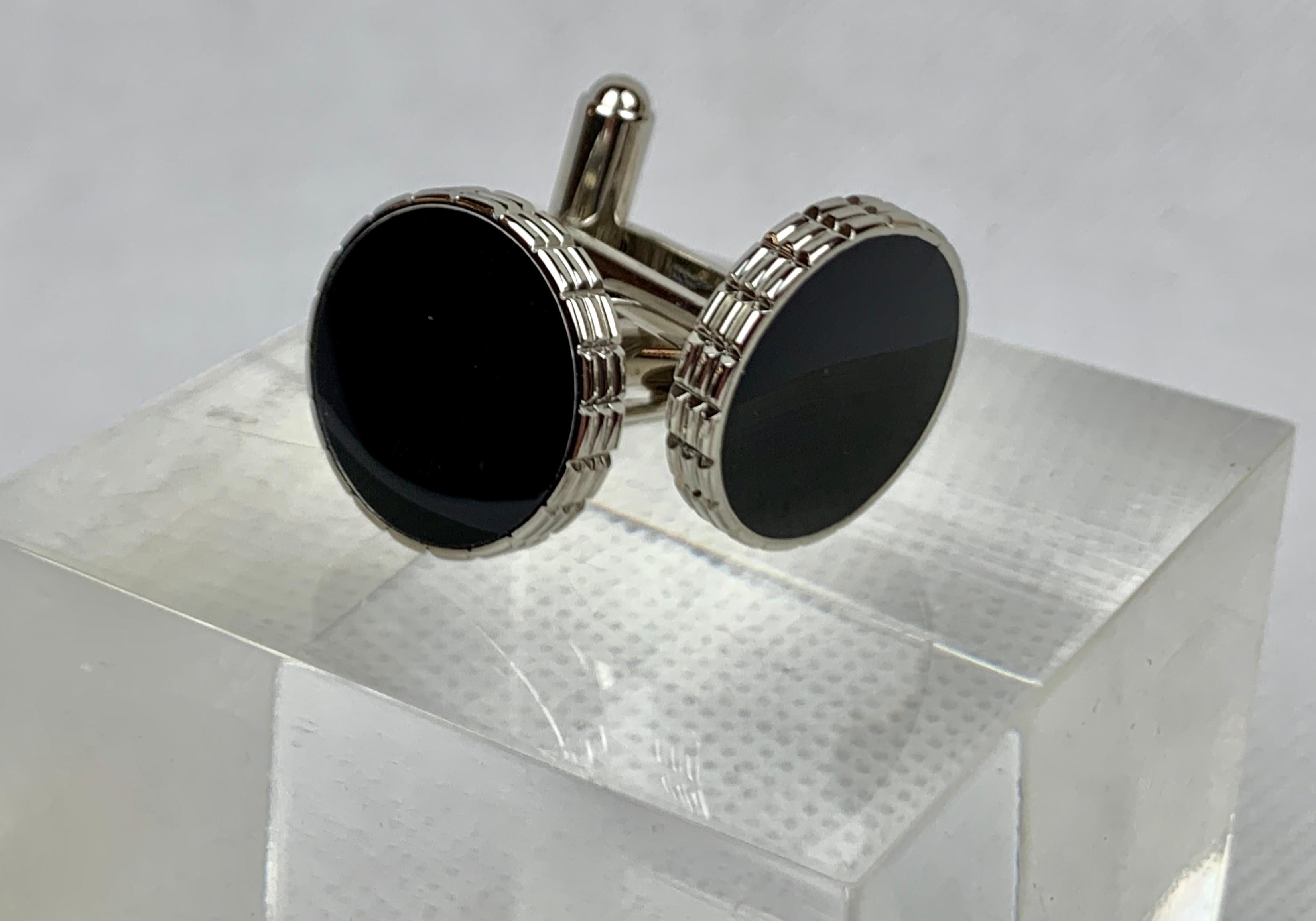 A Pair of Round Cufflinks with Insets of Black Enamel-American, c. 1950's-60's For Sale 1