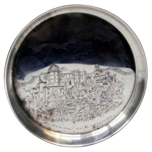 Round silver tray with engravings of the Pena Palace For Sale