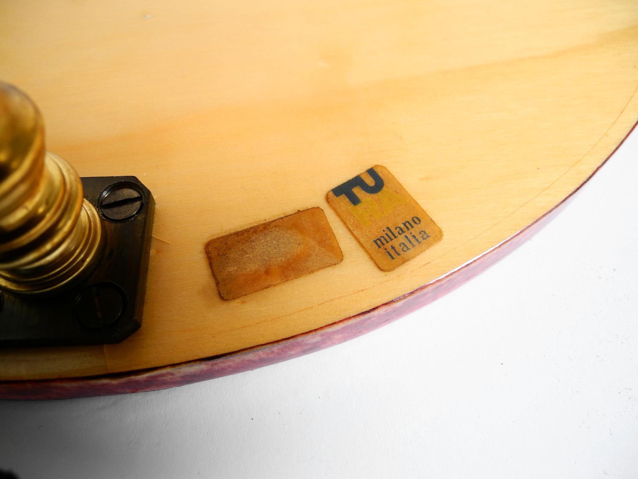 Petit chariot de service ou de bar rond Aldo Tura des années 1960 en cuir de chèvre rouge en vente 13