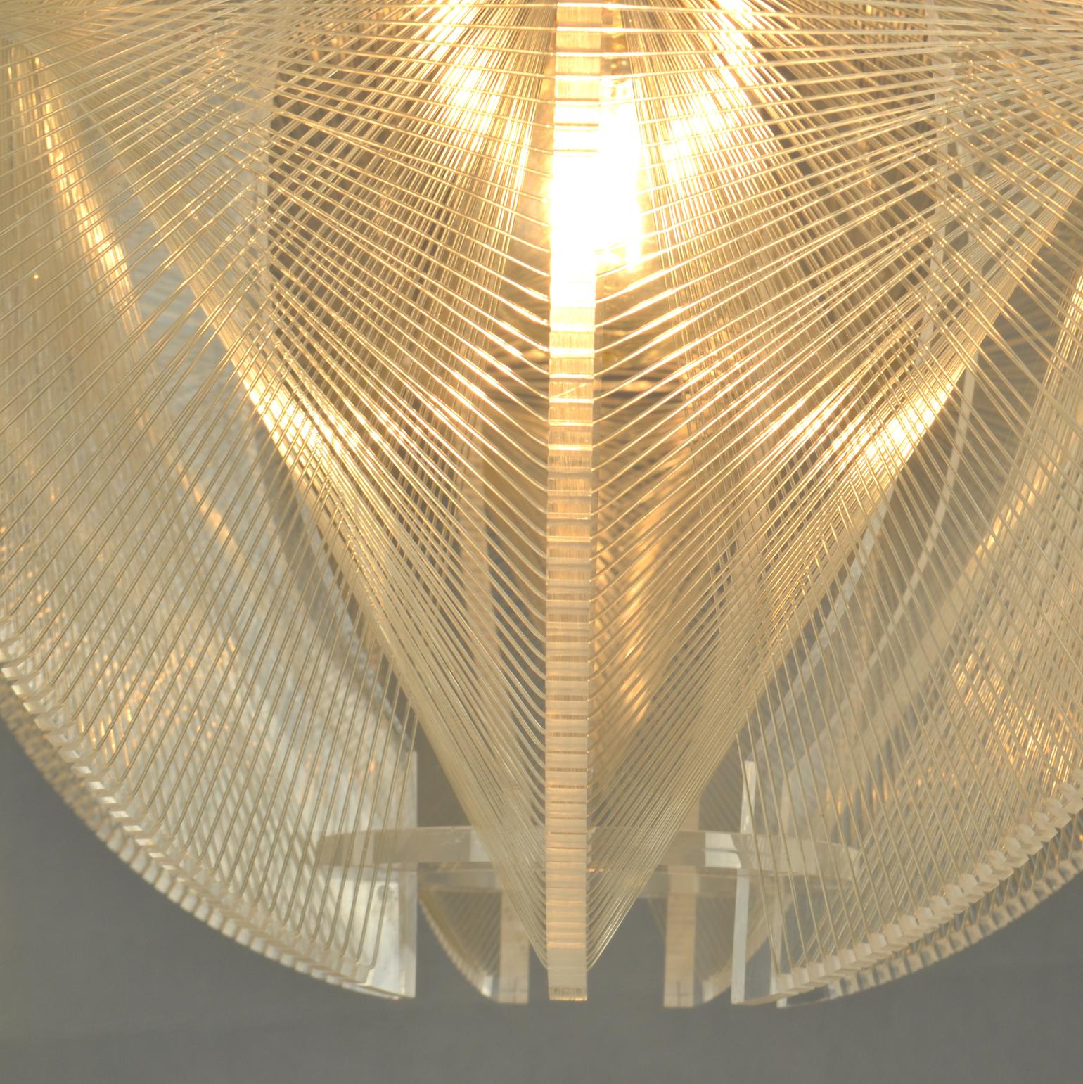 Round Small  1970's Pendant Lamp in Clear Lucite, Wire and Brass For Sale 1