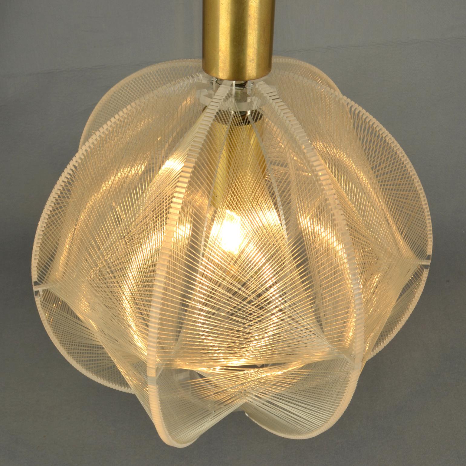 Round Small  1970's Pendant Lamp in Clear Lucite, Wire and Brass For Sale 2