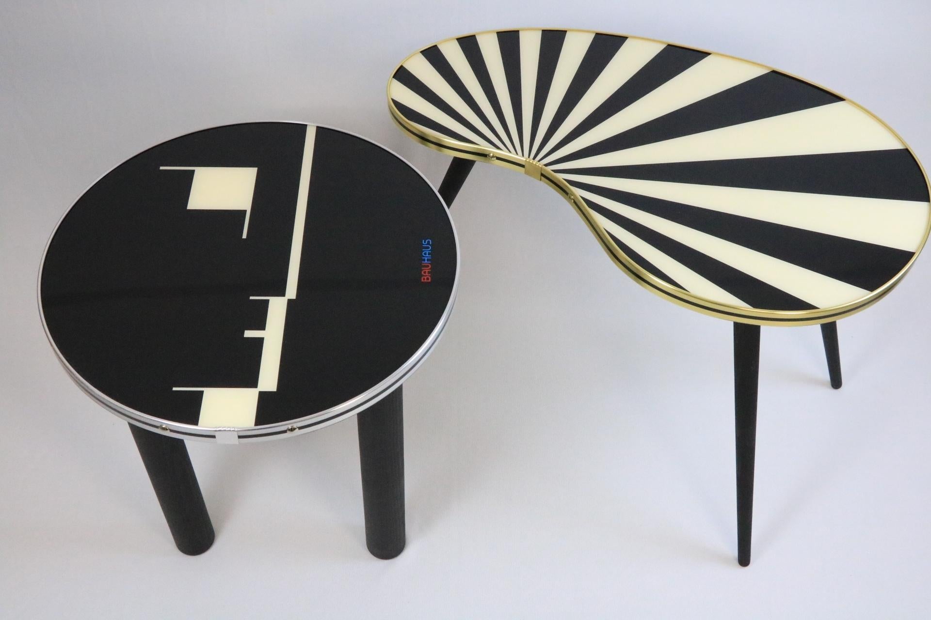 Mesa auxiliar pequeña redonda, la Bauhaus se une al diseño contemporáneo, Obra de arte en venta 5