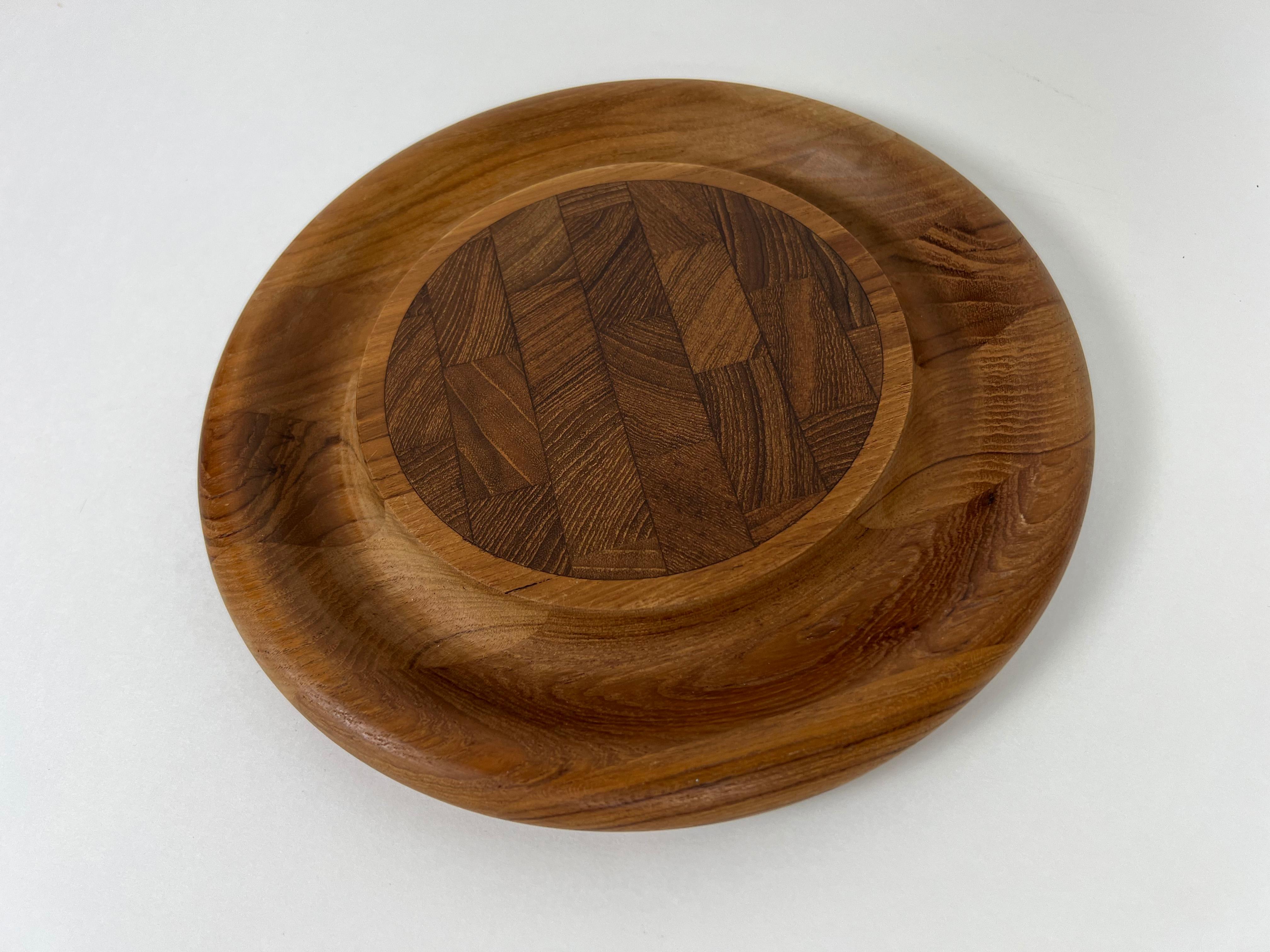 Tabla de cortar redonda pequeña de teca, de Jens Quistgaard para Dansk Escandinavo moderno en venta