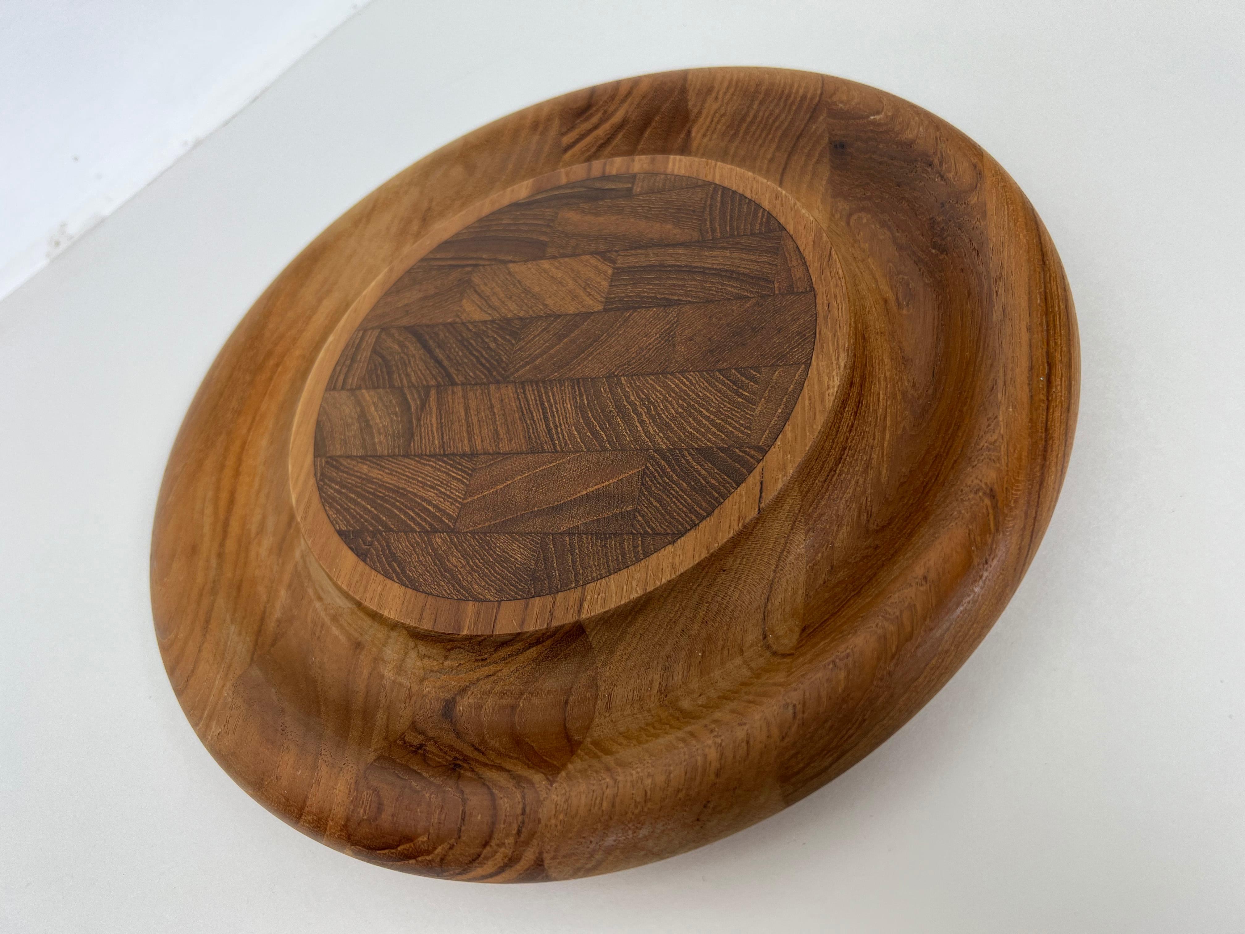 Tabla de cortar redonda pequeña de teca, de Jens Quistgaard para Dansk Teca en venta