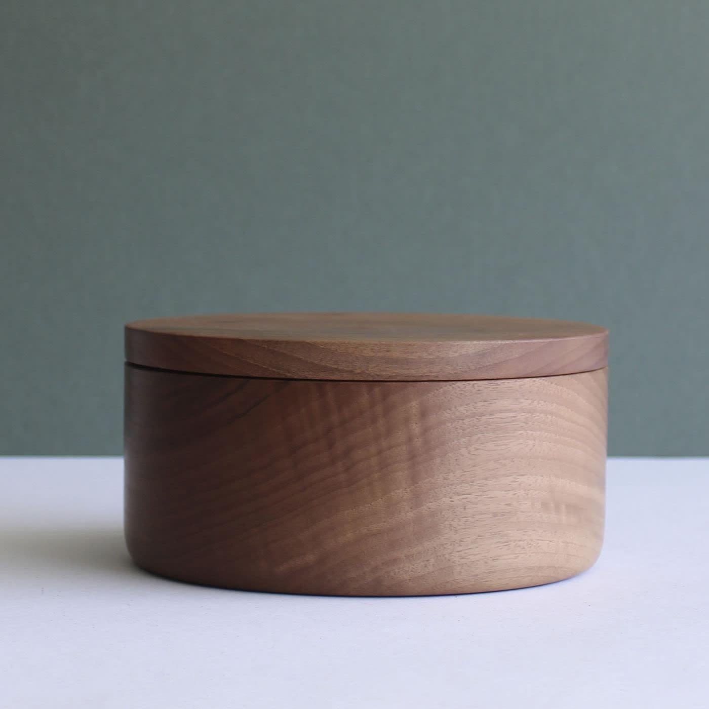 Wood Round Small Walnut Box with Flat Lid For Sale