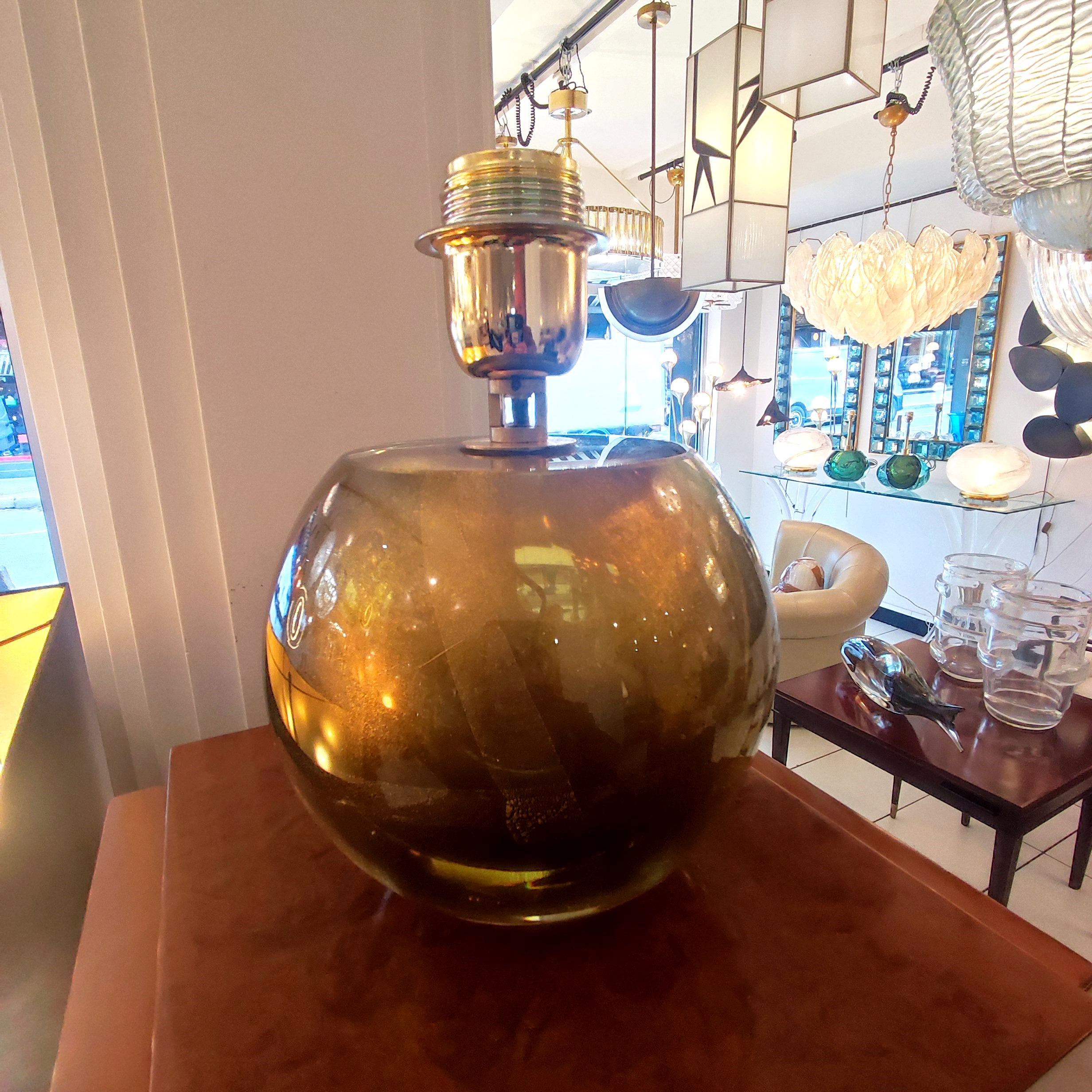 Round Smocked Gold Murano Glass Table Lamp by Alberto Dona In Excellent Condition For Sale In Saint-Ouen, FR