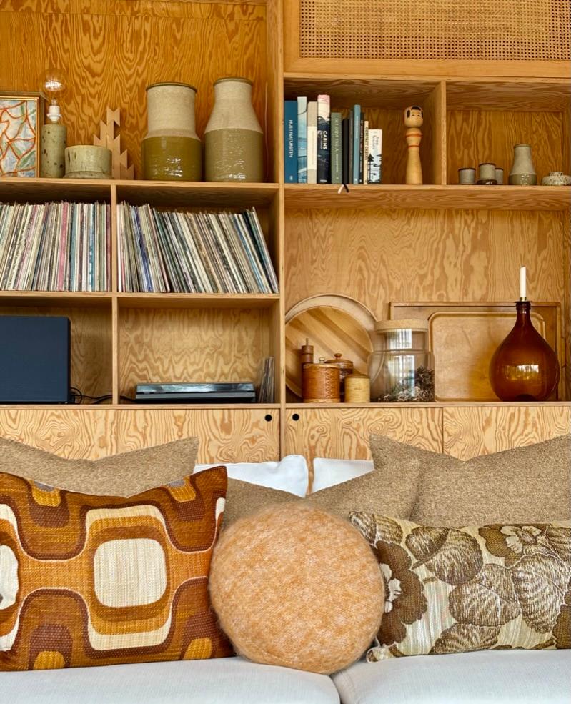 Mohair Coussin rond en mohair souple couleur camel en vente