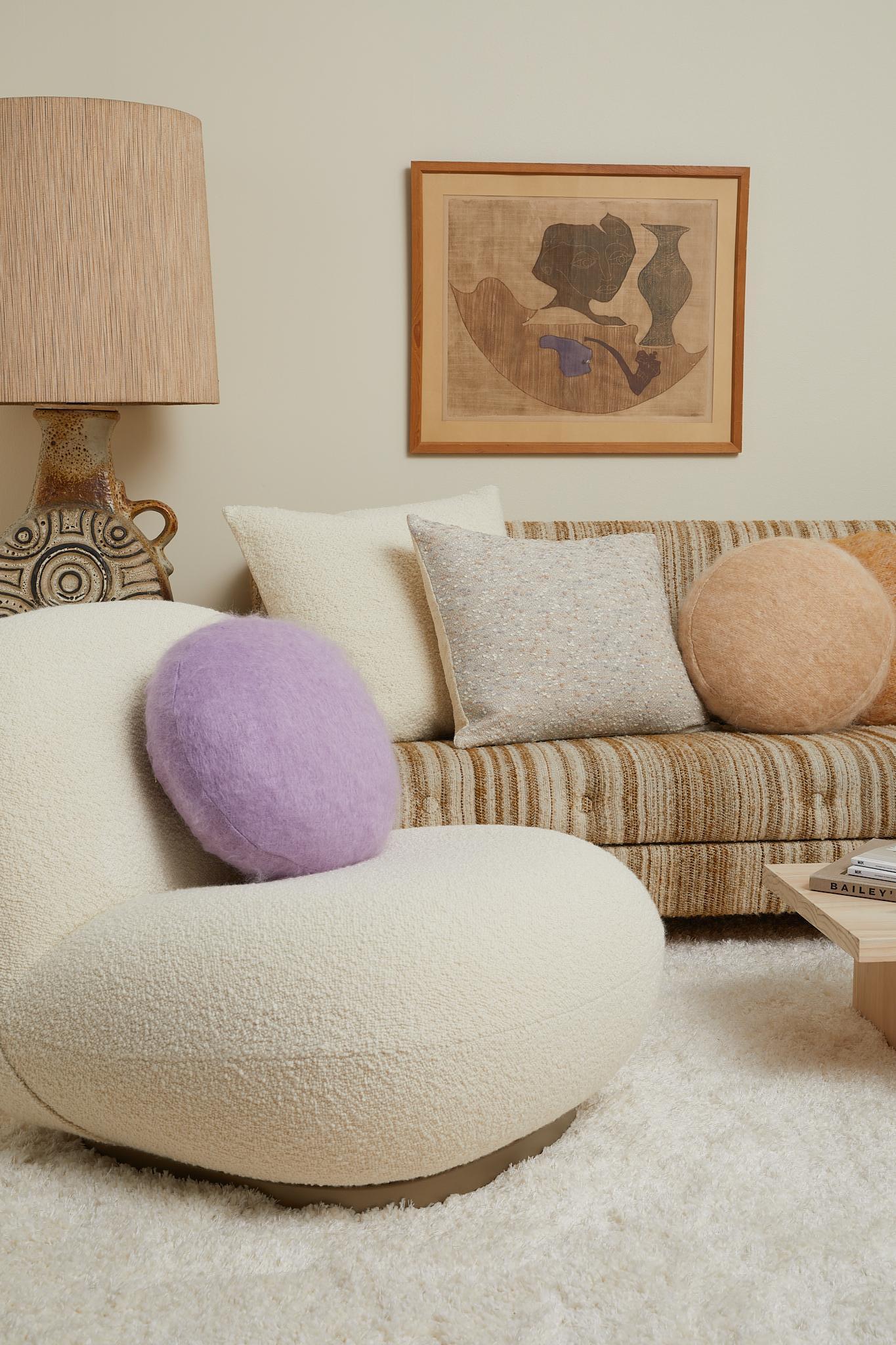 Cuscino rotondo in morbido mohair di Lavendel 45 cm In condizioni Nuovo in vendita a Stockholm, SE