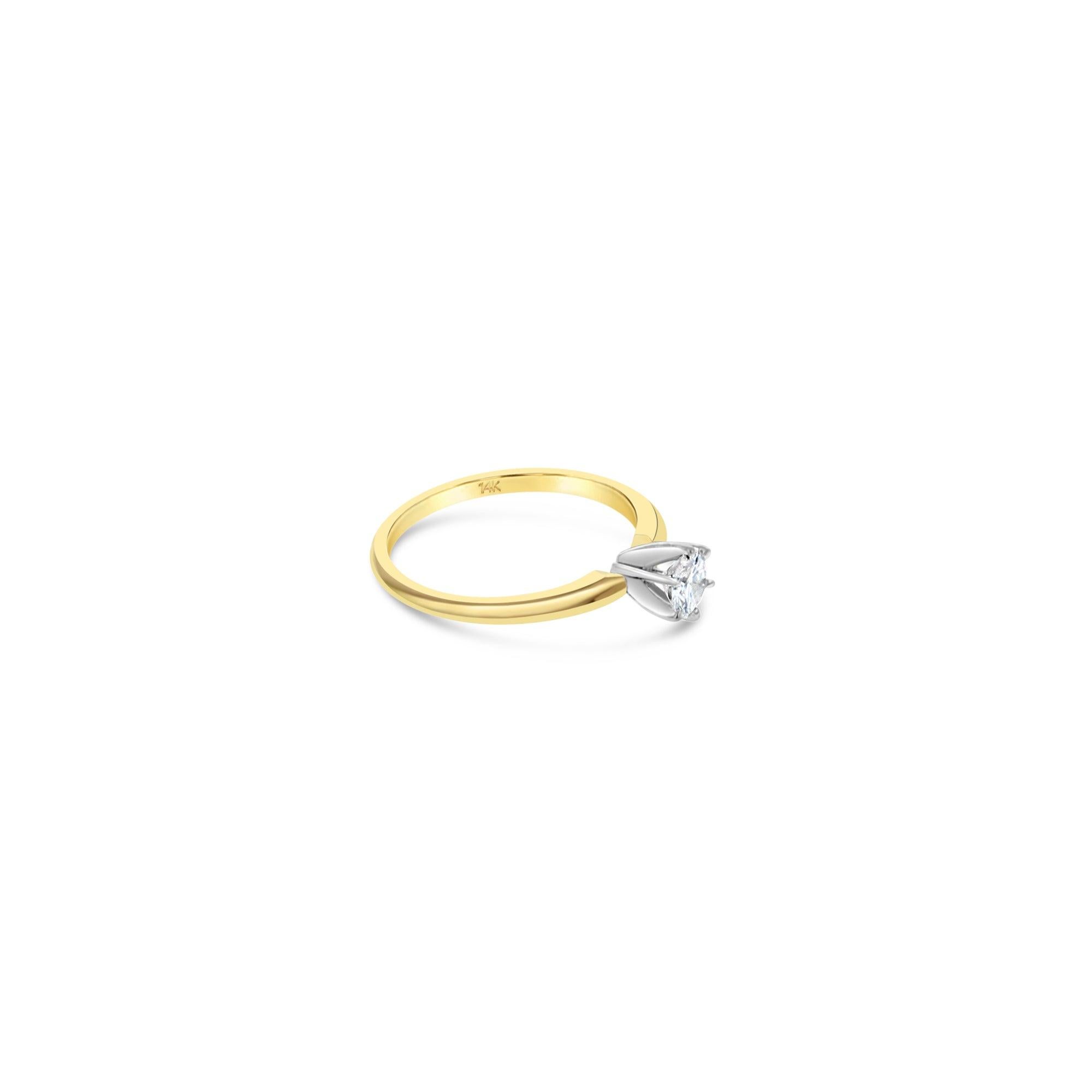 Taglio rotondo Round Solitaire Diamond Engagement Ring in vendita