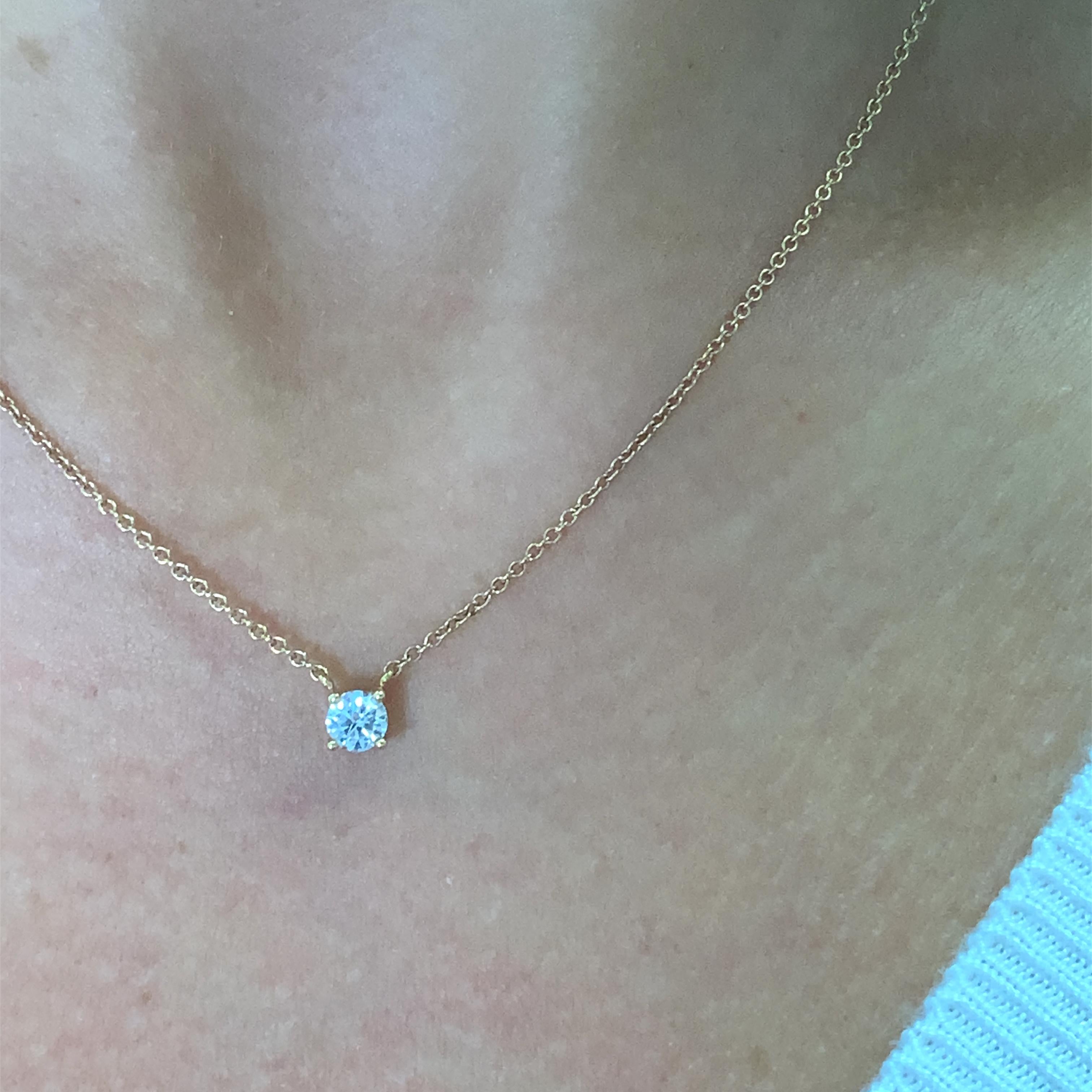 Modern Round solitaire diamond pendant necklace 18k rose gold For Sale