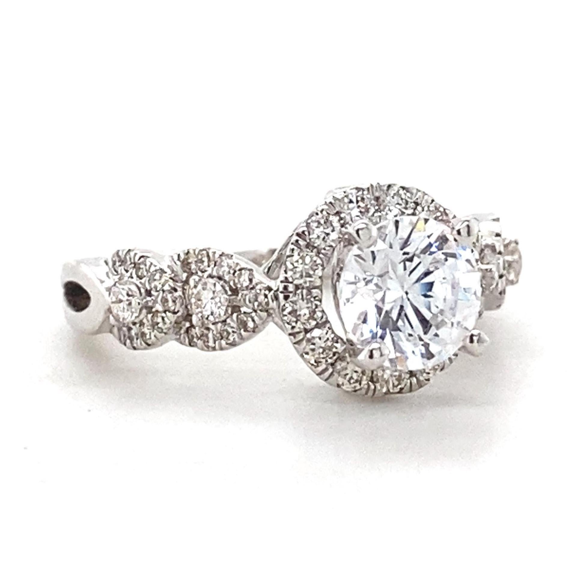 Anillo de novia con diamante natural redondo solitario en oro macizo de 14k (certificado) en Nuevo estado para la venta en New Delhi, DL