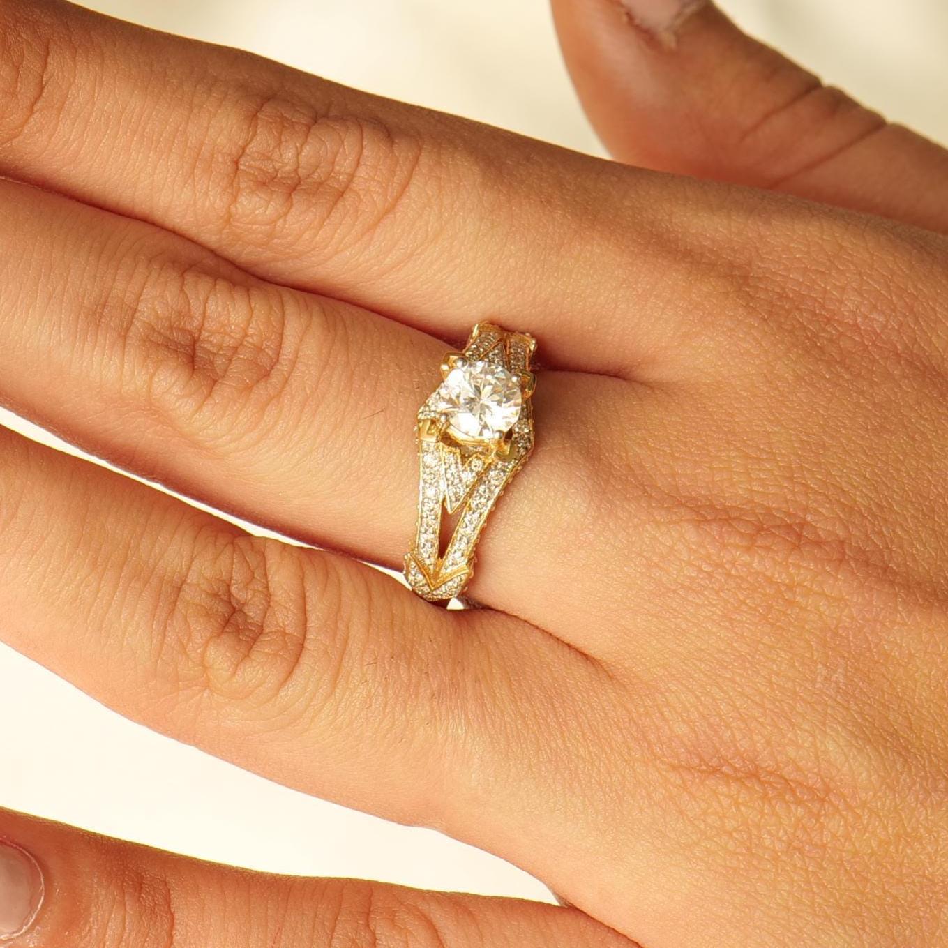 Alliance en or massif 14K avec solitaire rond en diamant naturel (certifié) Neuf - En vente à New Delhi, DL