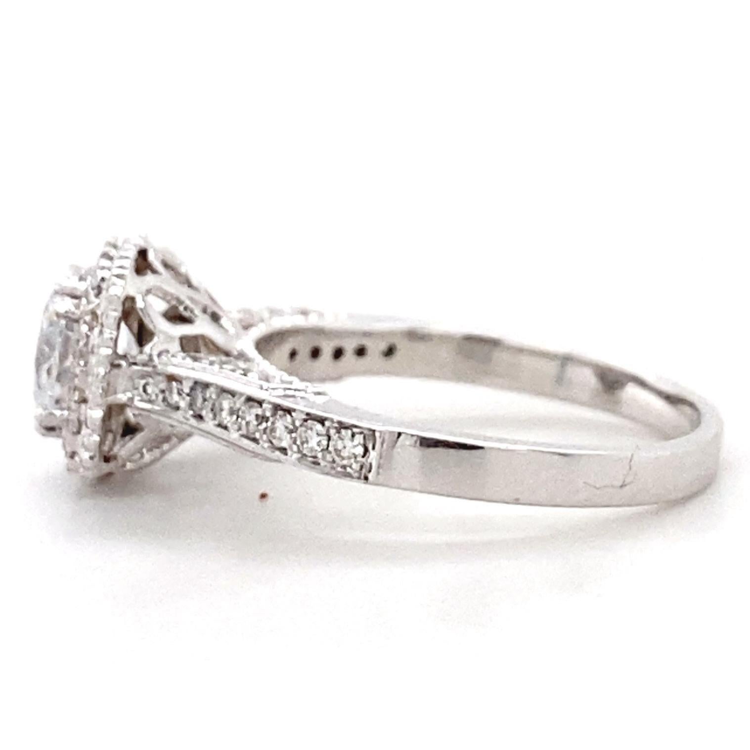 Anillo de diamantes naturales con halo cuadrado y solitario redondo en oro macizo de 14 quilates (certificado) en Nuevo estado para la venta en New Delhi, DL