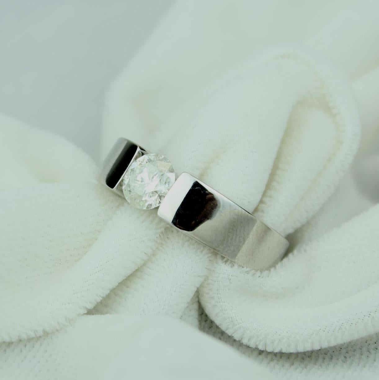 Art Deco Round Solitaire Tension Set Diamond Men Ring in 14K Solid Gold (Certified) For Sale