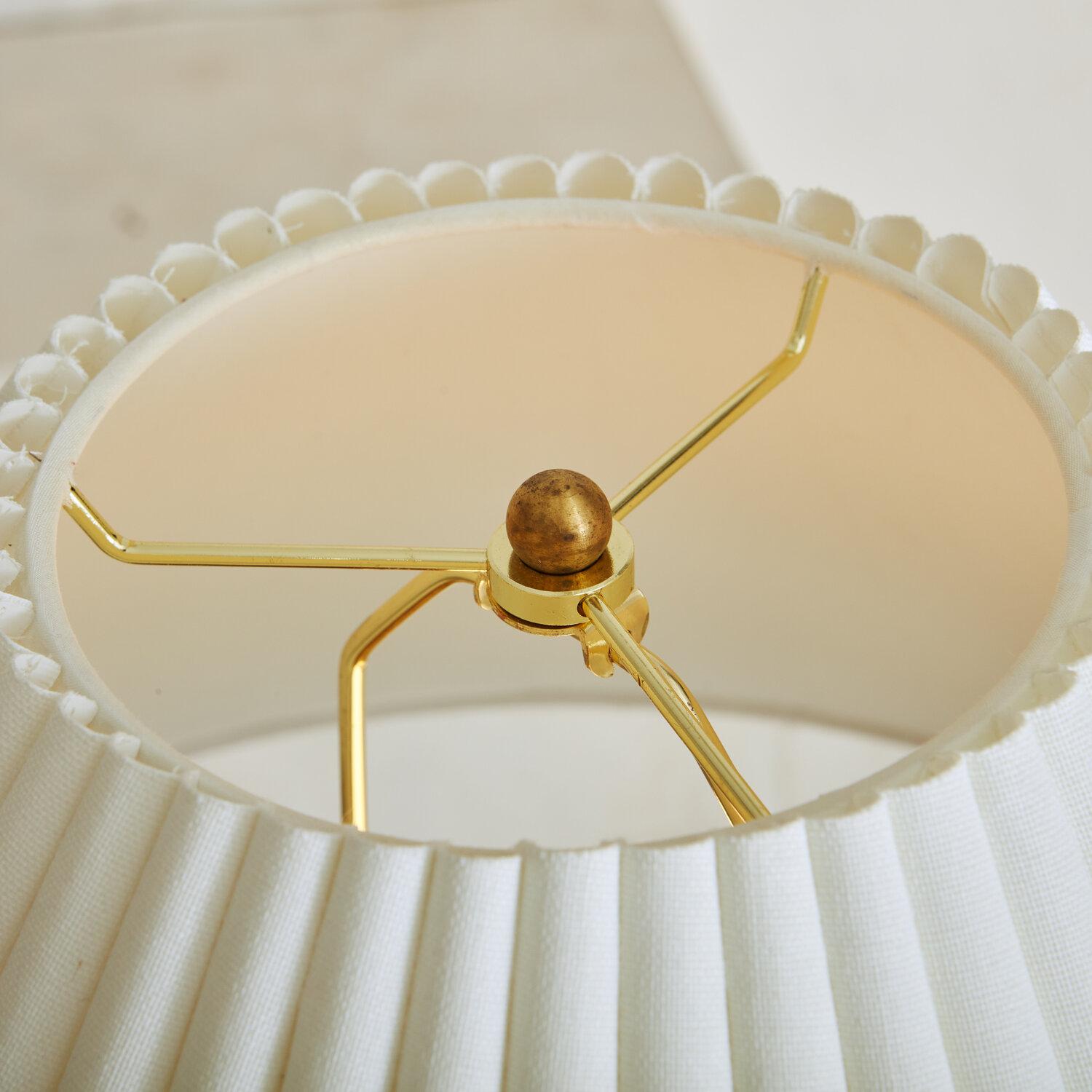 Mid-Century Modern Round Split Reed Table Lamp