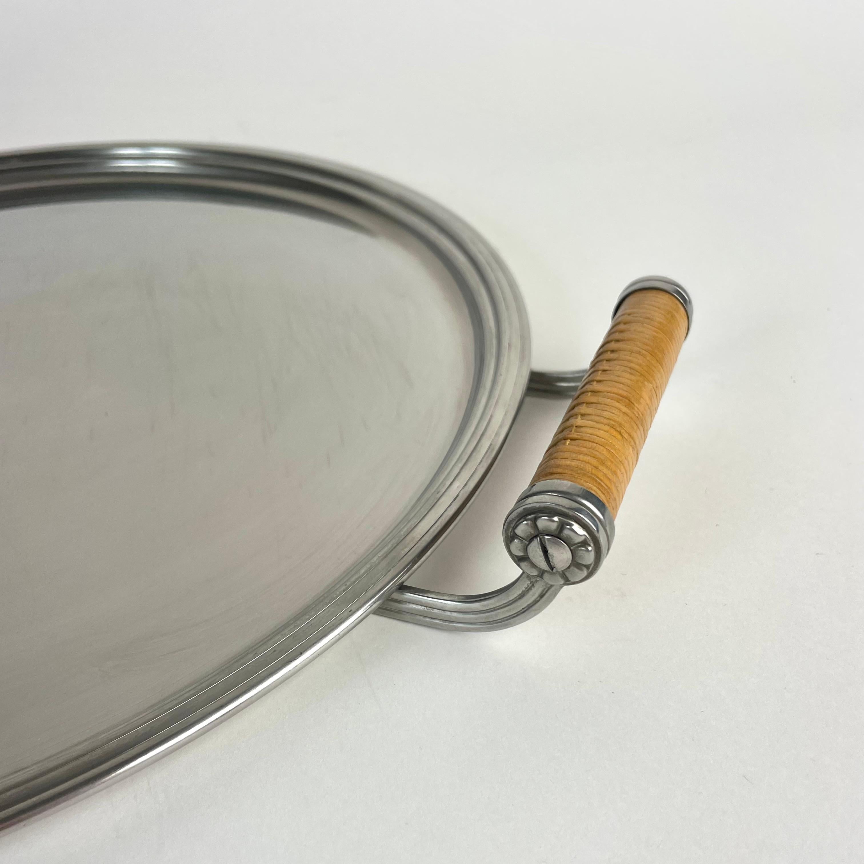 Milieu du XXe siècle Round Stainless Steel Tray by Folke Arström for Gense, Sweden, 1940s en vente