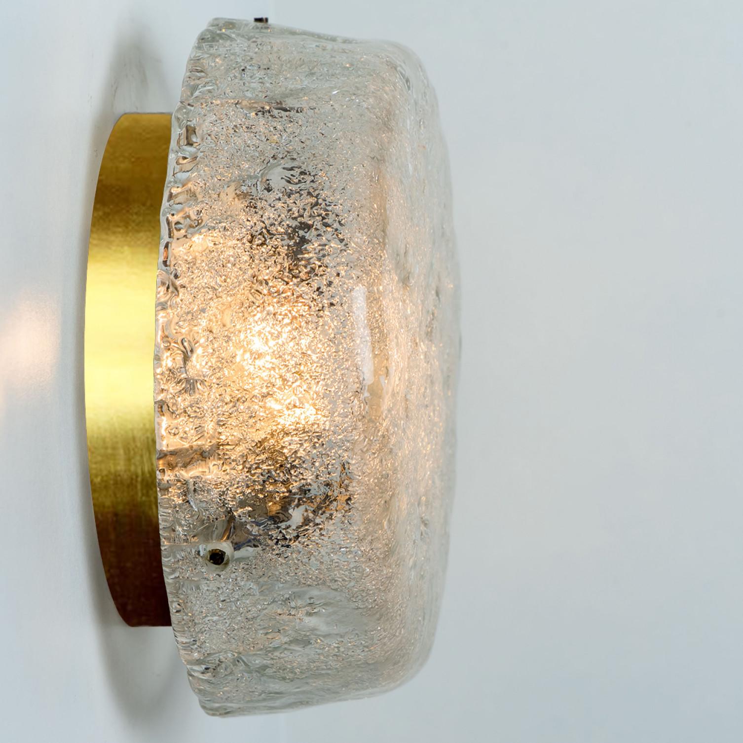 Monture encastrée ronde en verre structuré par Hillebrand, 1970 Bon état - En vente à Rijssen, NL